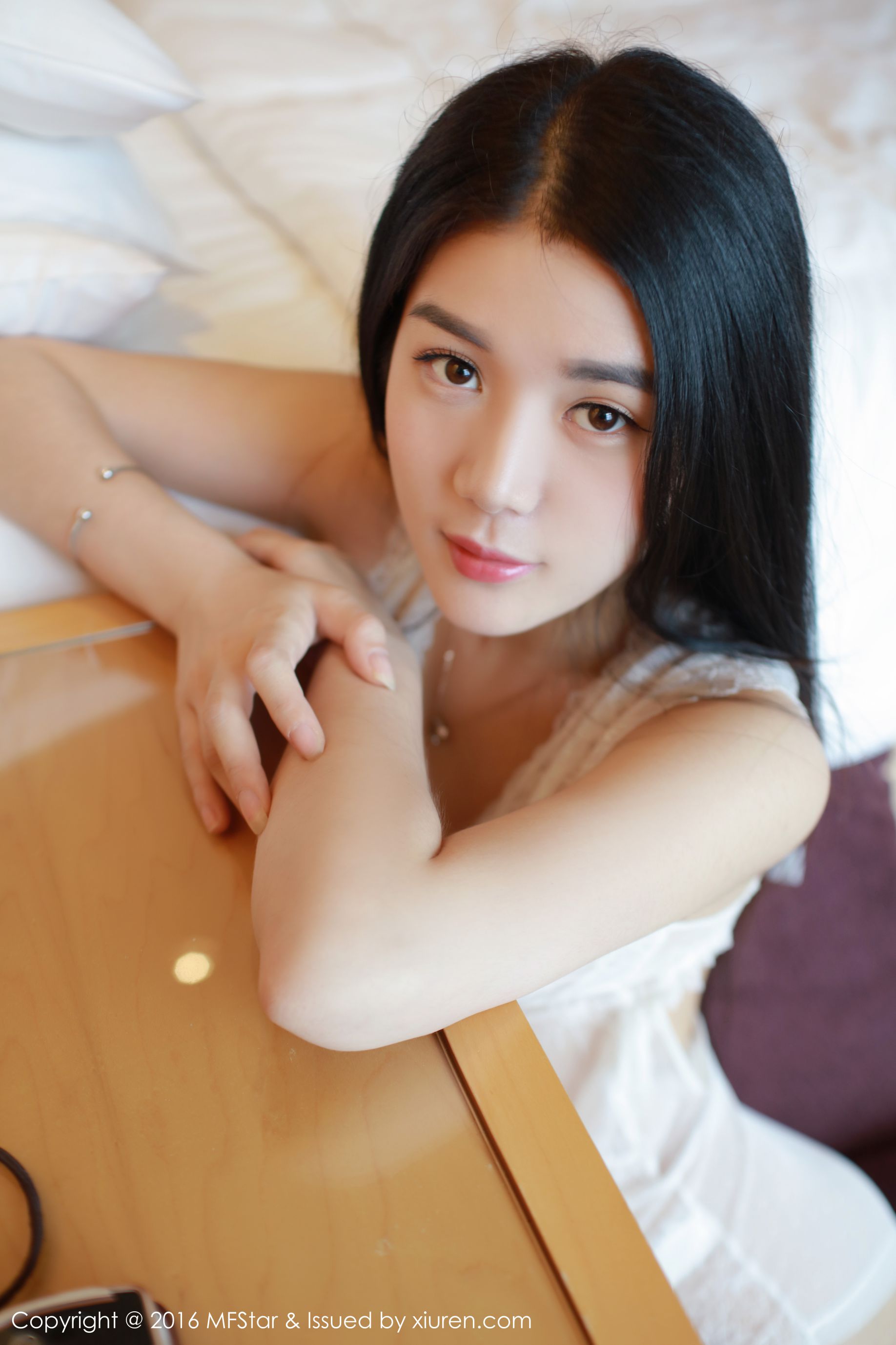 王梓童Doirs《气质独特，肌肤胜雪，杨柳细腰的美女模特》 [模范学院MFStar] Vol.062_第2张