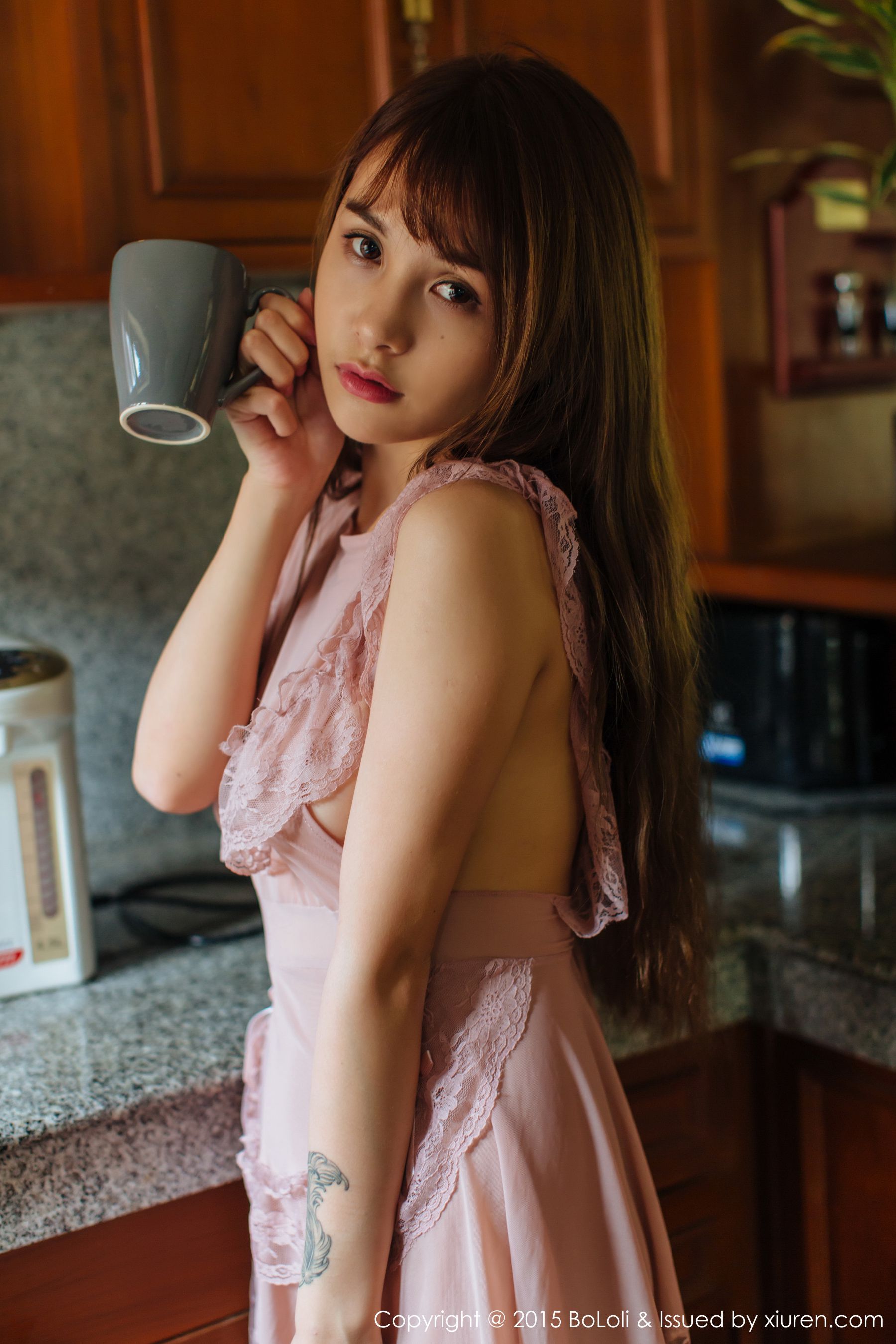 夏美酱《普吉岛旅拍》性感厨娘+海边水手装 [BoLoli波萝社] Vol.077 写真集_第2张