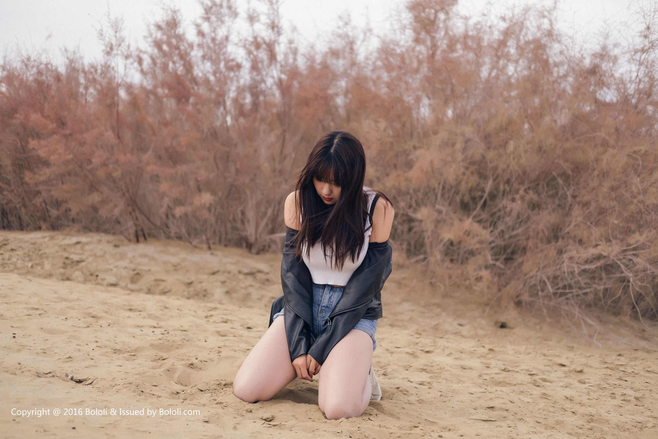 周闻/球球《沙漠机车女》 [Kimoe激萌文化] KIM010_第4张