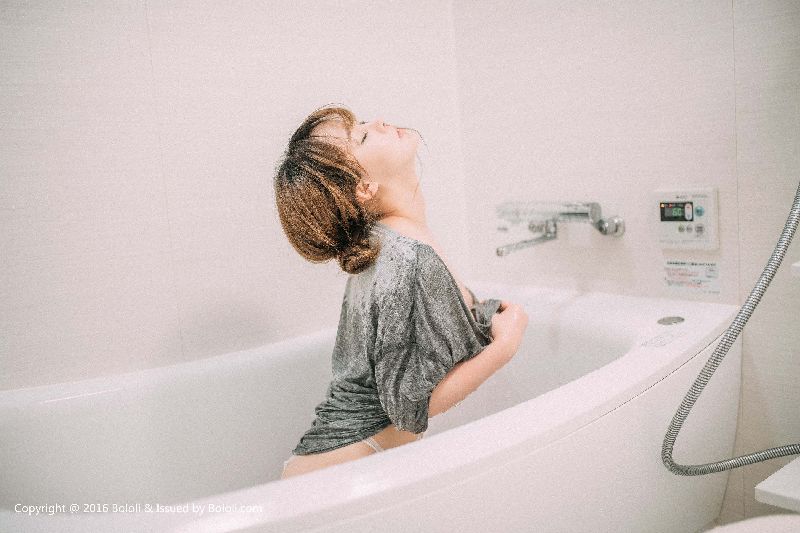 柳侑绮《出浴少女VS醉酒人妻》 [Bololi波萝社] BOL.064_第2张