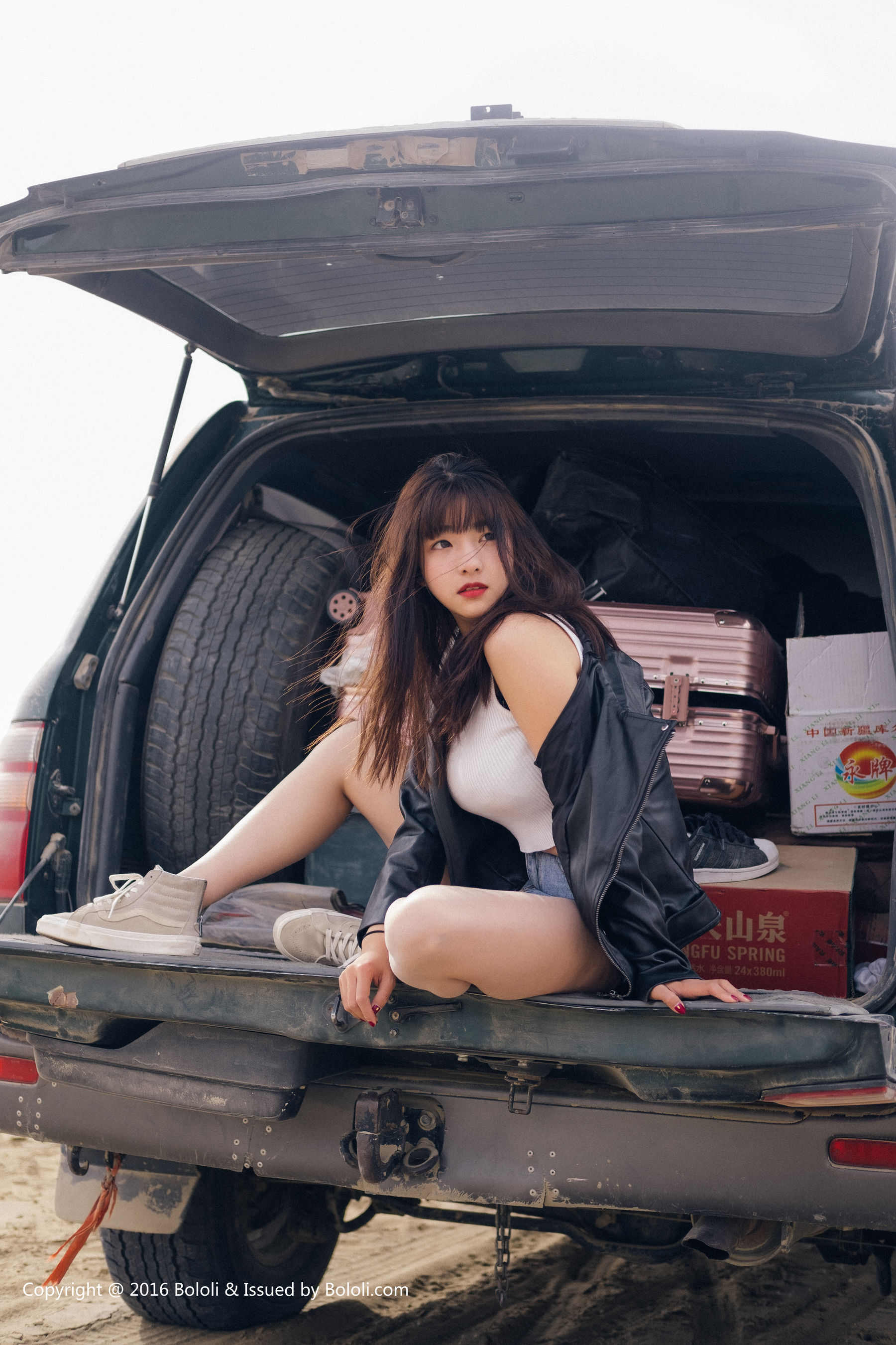 周闻/球球《沙漠机车女》 [Kimoe激萌文化] KIM010_第5张