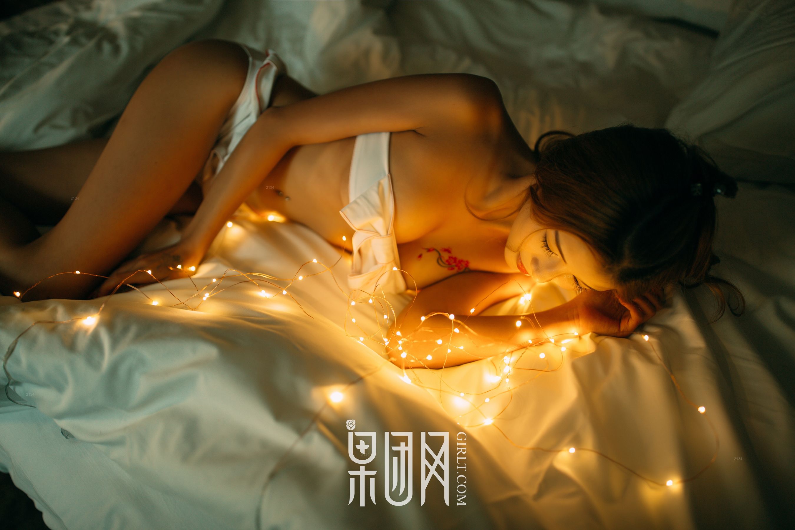 《霓光灯下的少女》 [果团Girlt]熊川纪信 No.011_第1张