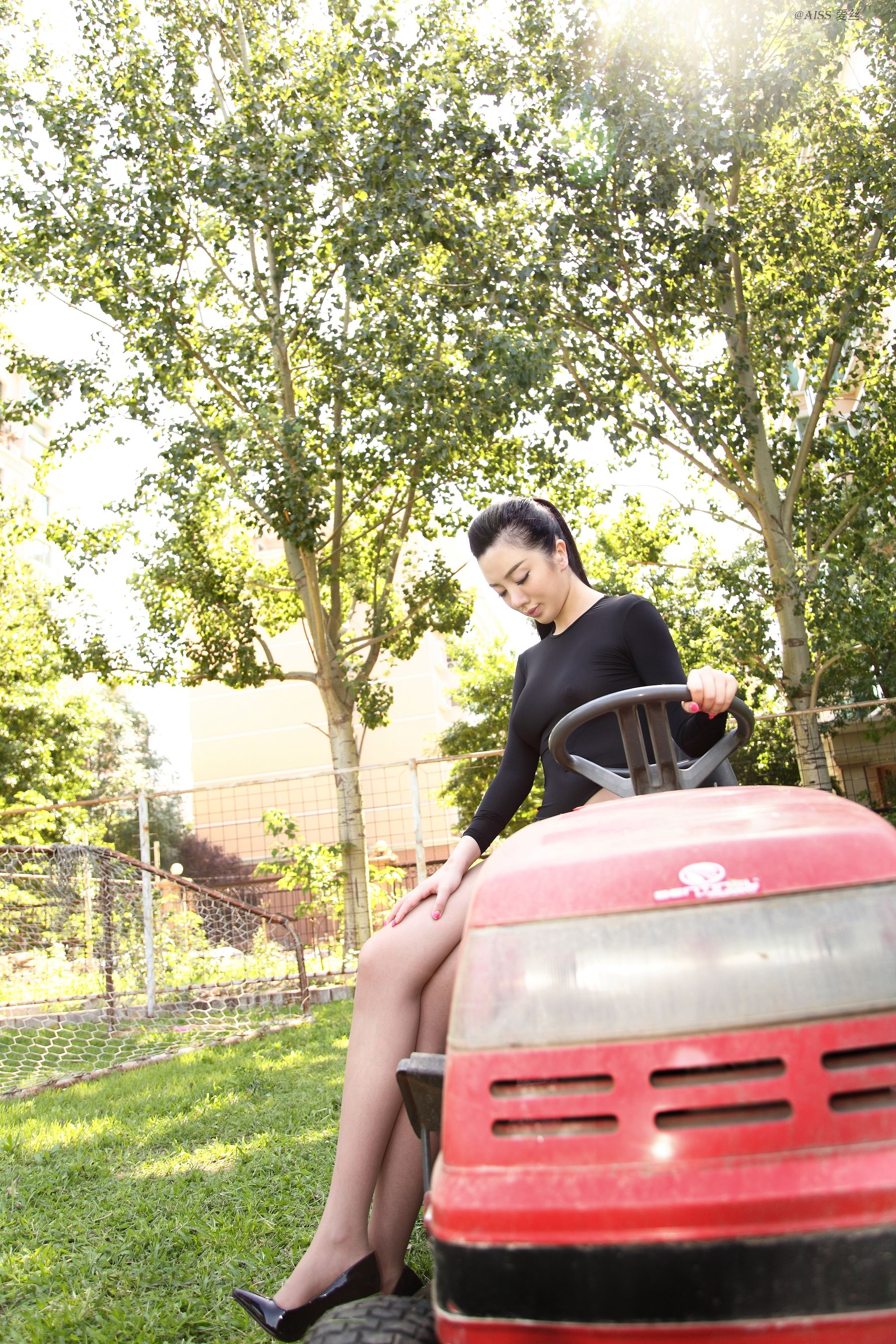 佳慧《高叉无缝超薄丝袜》 [AISS爱丝]_第4张