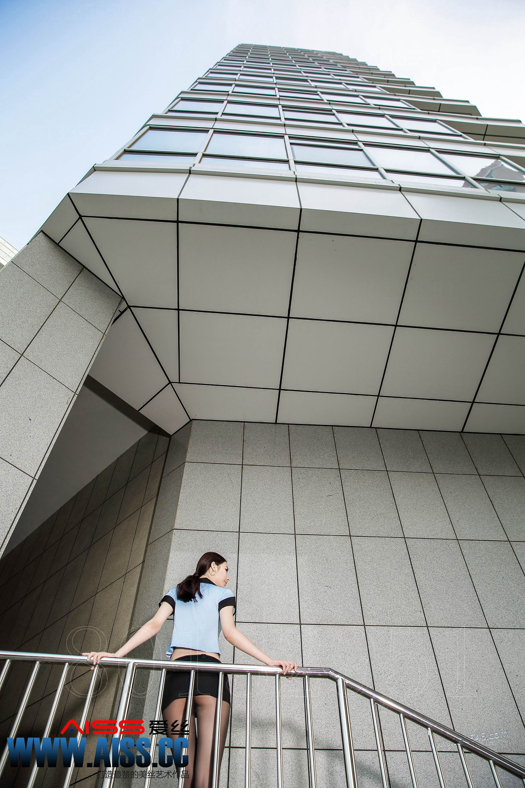 《115CM黑丝长腿女警》 [AISS爱丝]_第4张