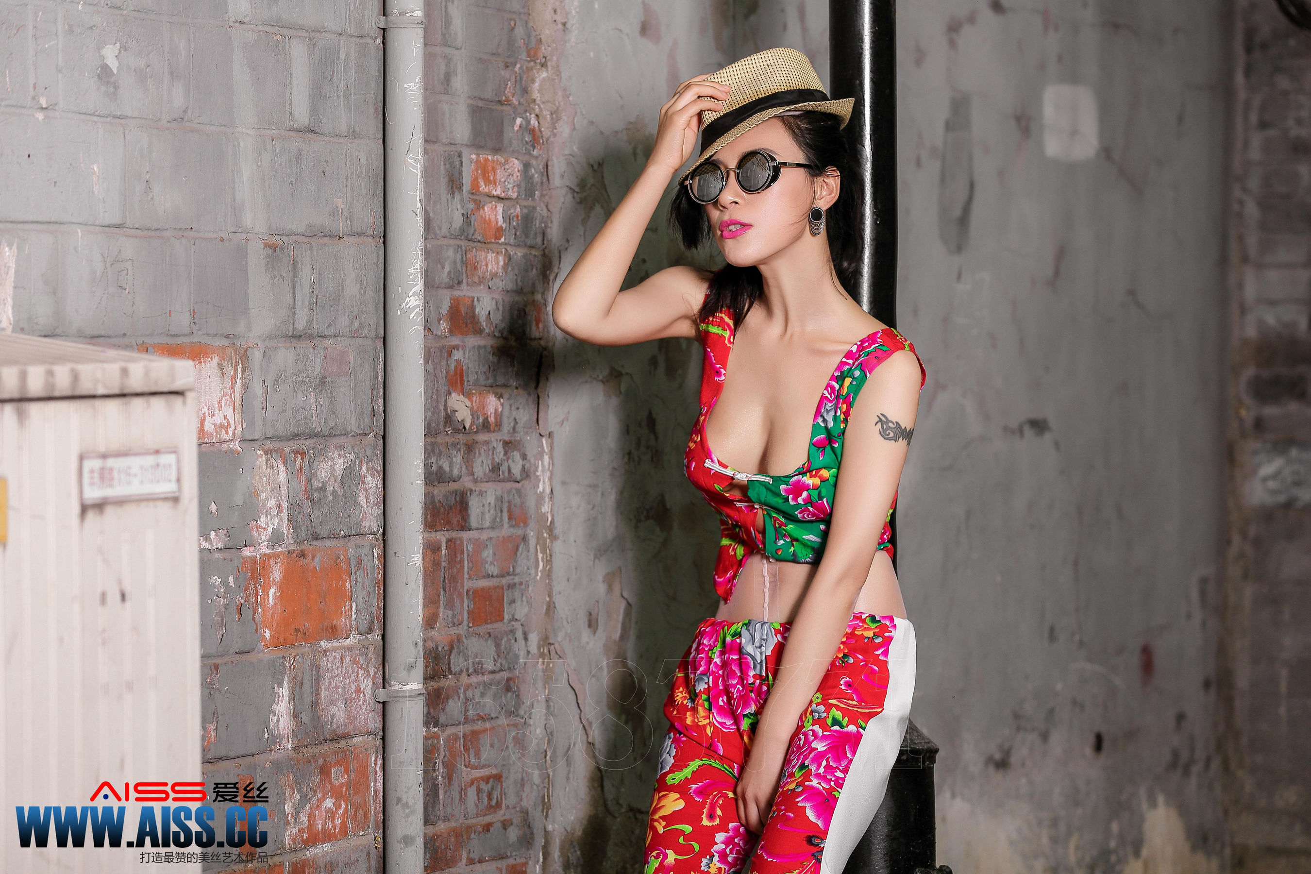 田依依《巷陌》 [AISS爱丝] F5021_第5张