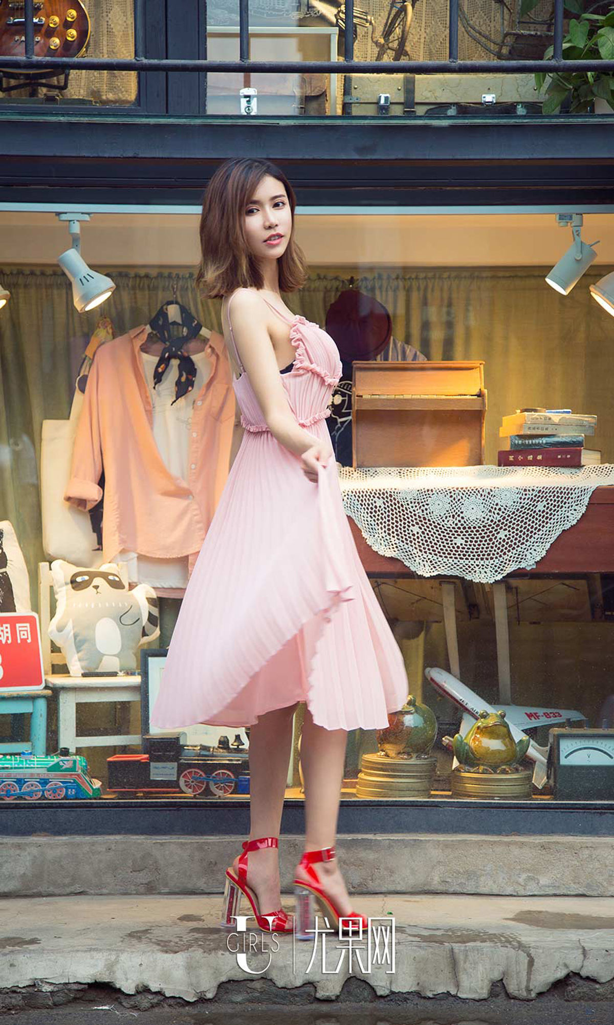 田小燕《夏天里的少女》 [尤果圈] No.1101_第5张