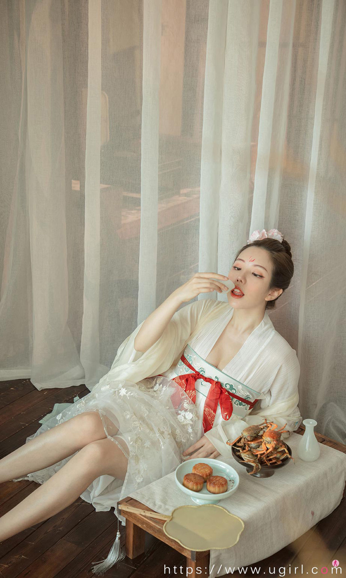 [尤果圈Ugirls] No.1923 妮小妖 花满月夜_第3张