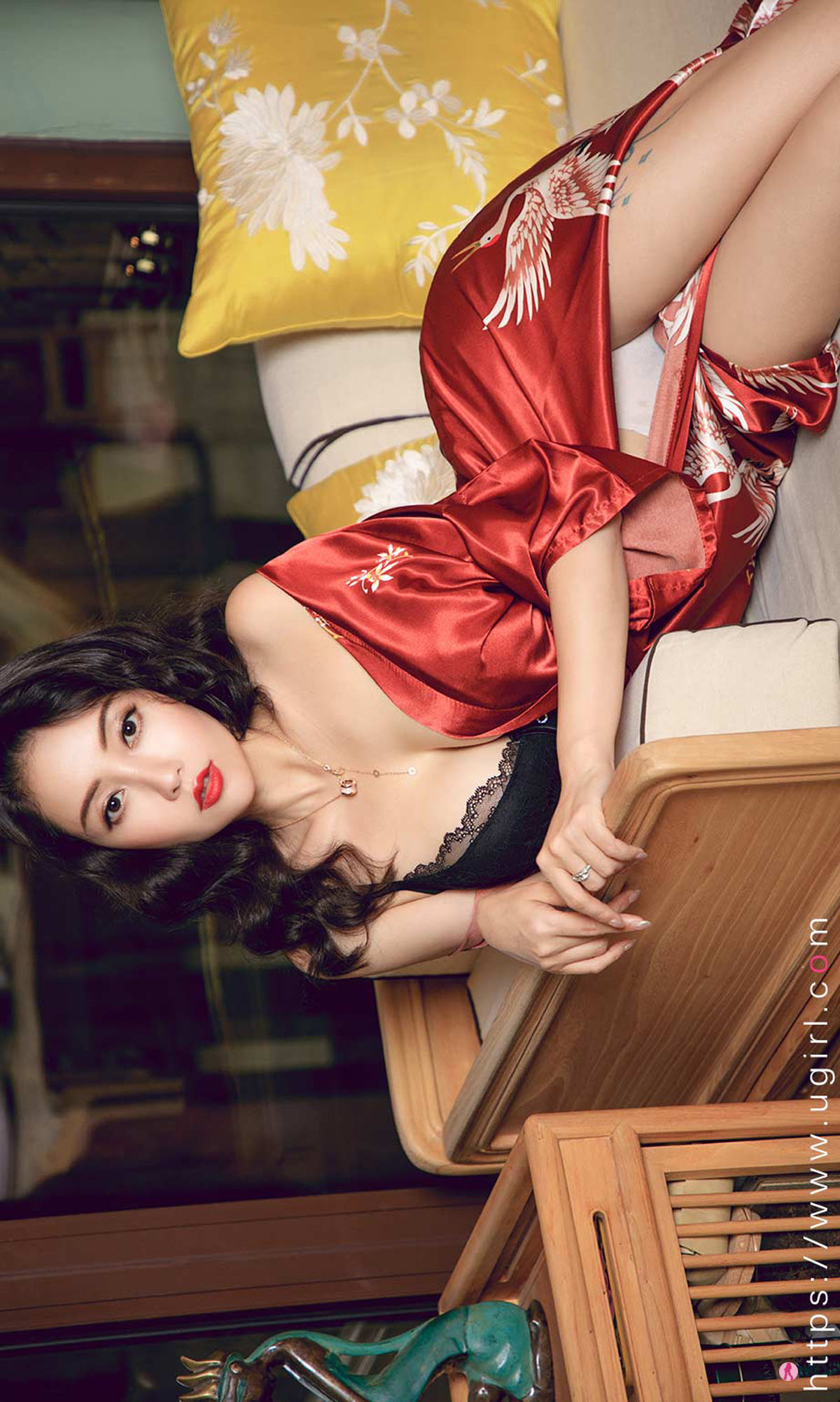 [爱尤物Ugirls] No.2289 果儿Victoria 樱落甜情_第3张