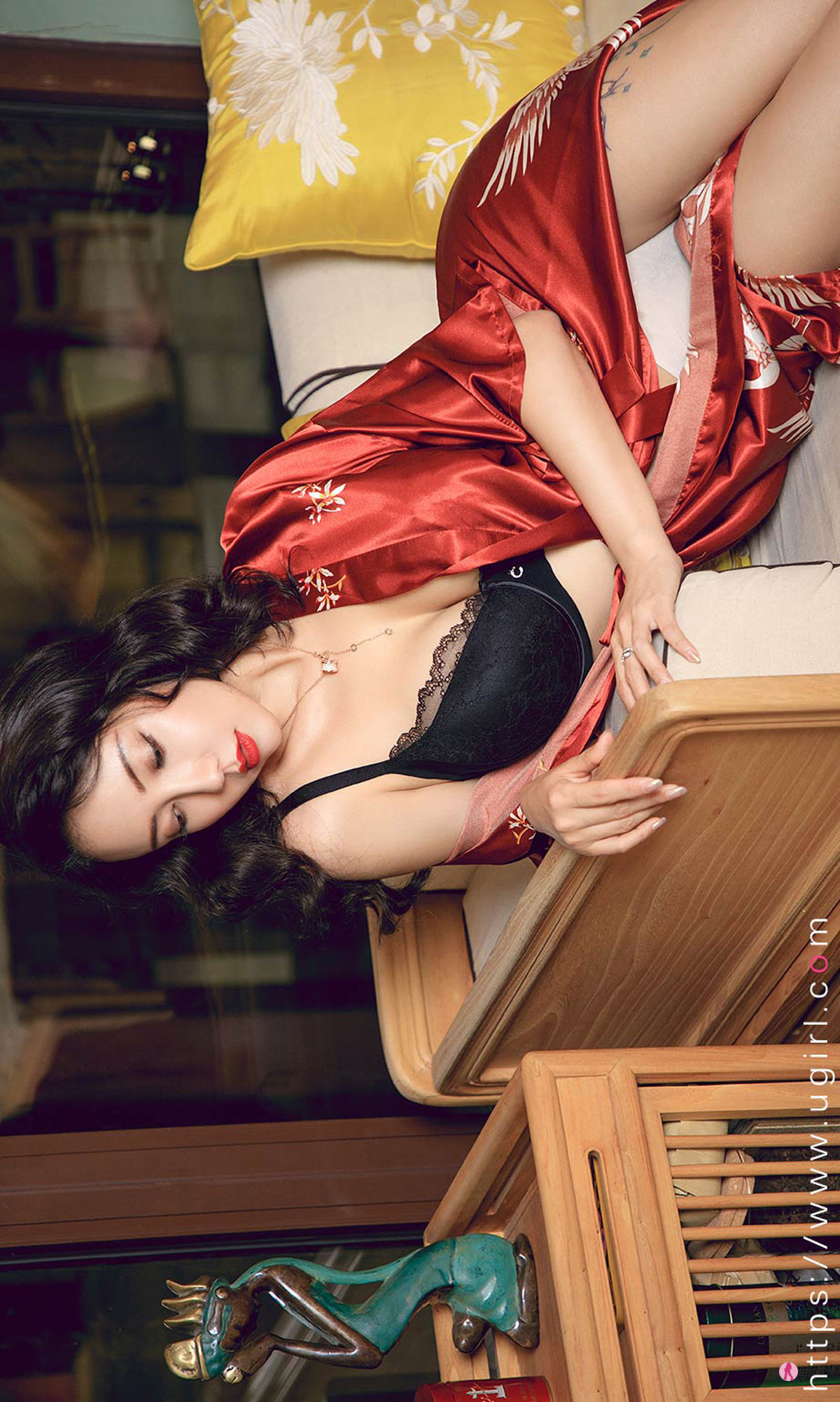 [爱尤物Ugirls] No.2289 果儿Victoria 樱落甜情_第5张