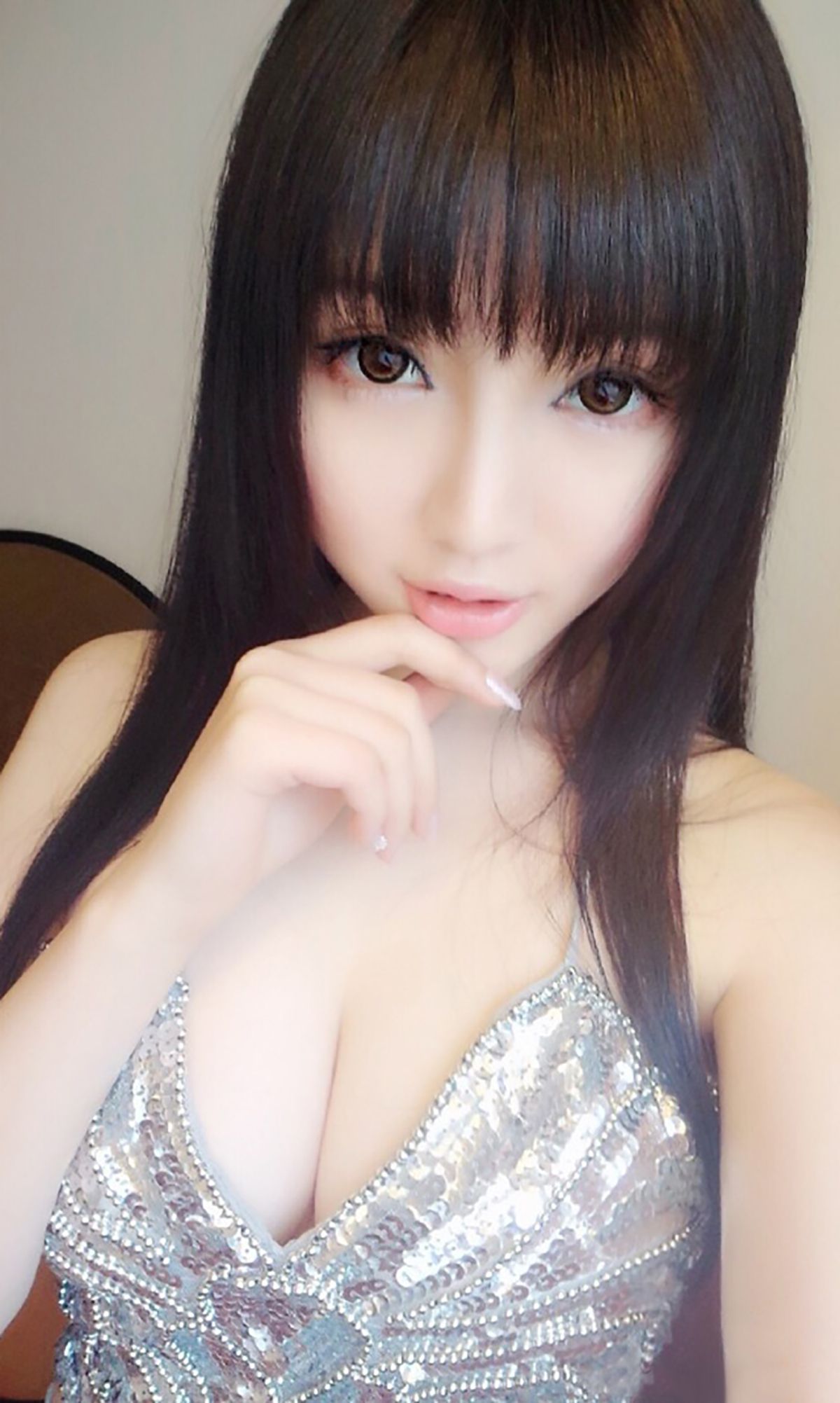 米妮大萌萌《童颜巨乳 秒杀宅男》 [爱尤物Ugirls] No.025_第3张