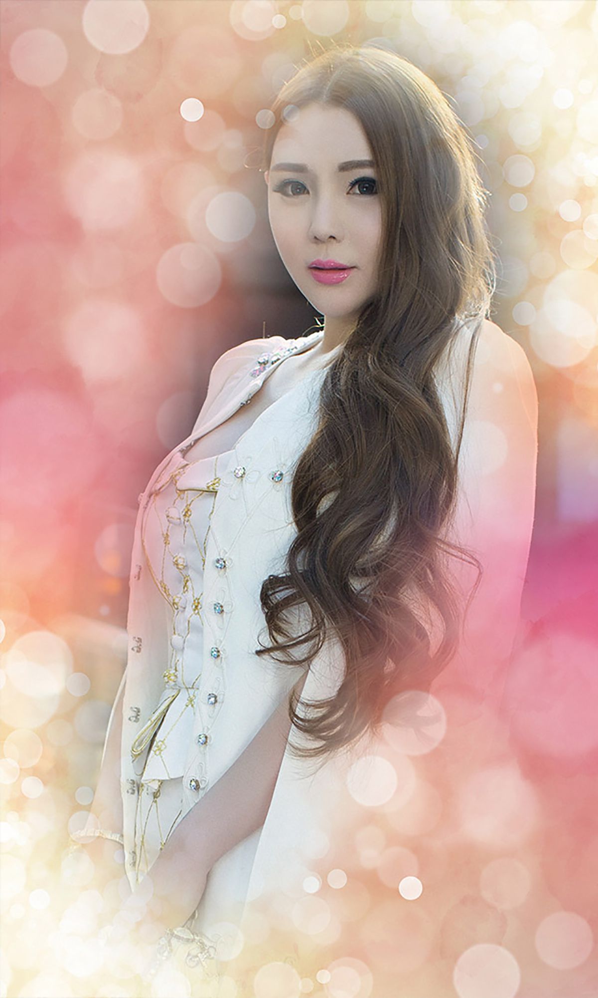 林妃媛《美艳妆容 精致瓷娃》 [爱尤物Ugirls] No.059_第3张