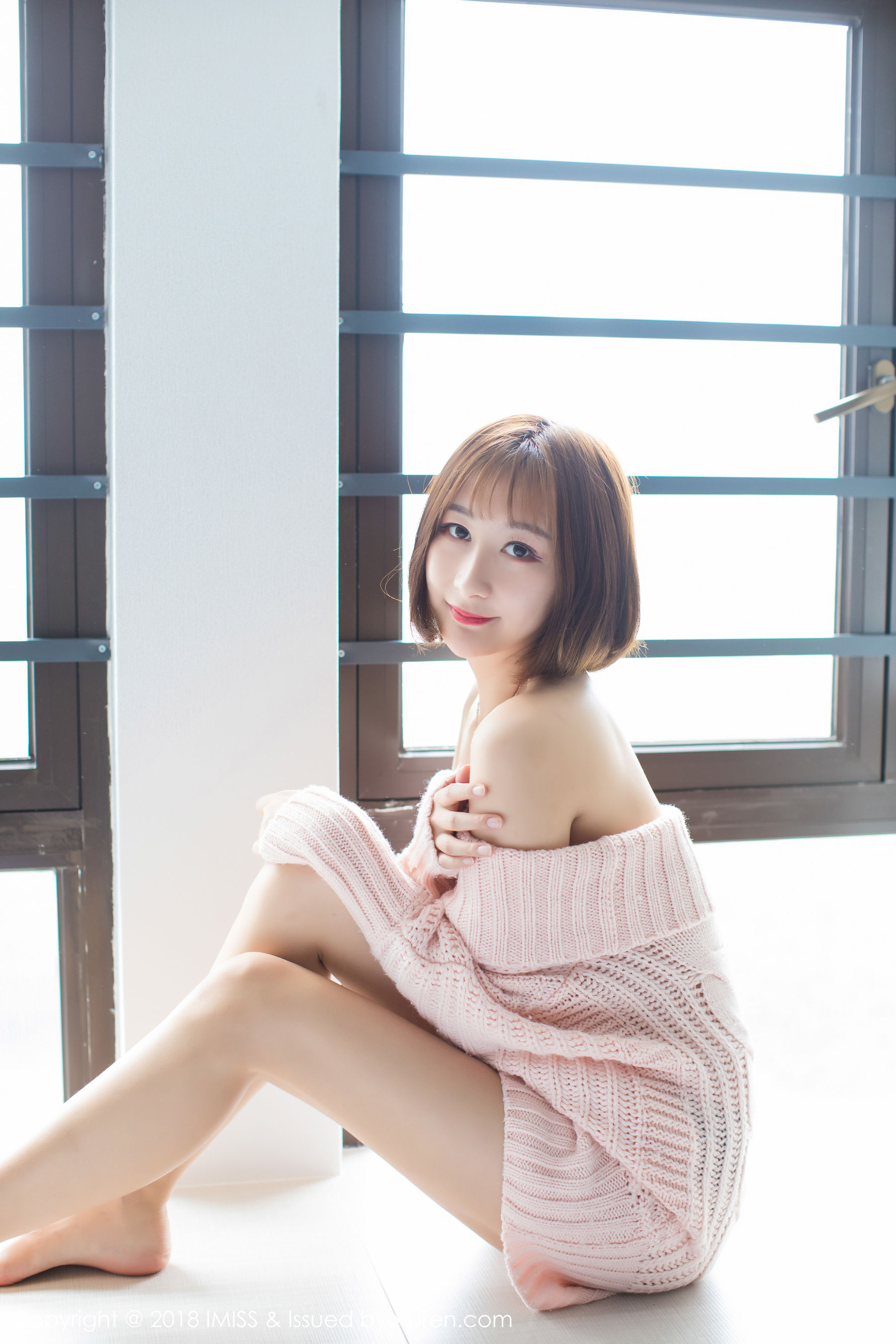 九尾Ivy-《性感极致的丝袜美腿诱惑》 [爱蜜社IMiss] Vol.240_第3张