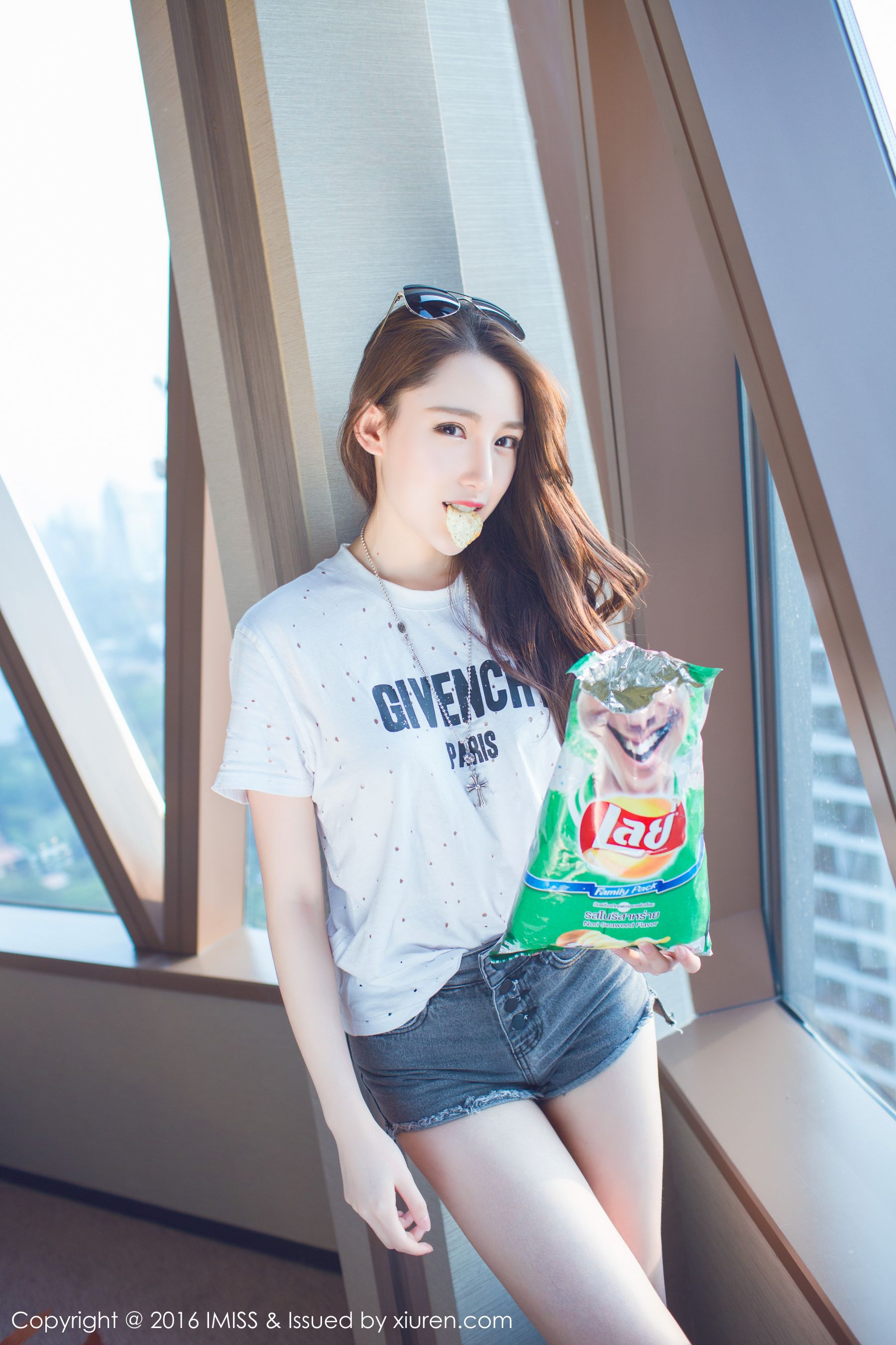 极品长腿美女@刘奕宁Lynn [爱蜜社IMiss] Vol.080_第5张