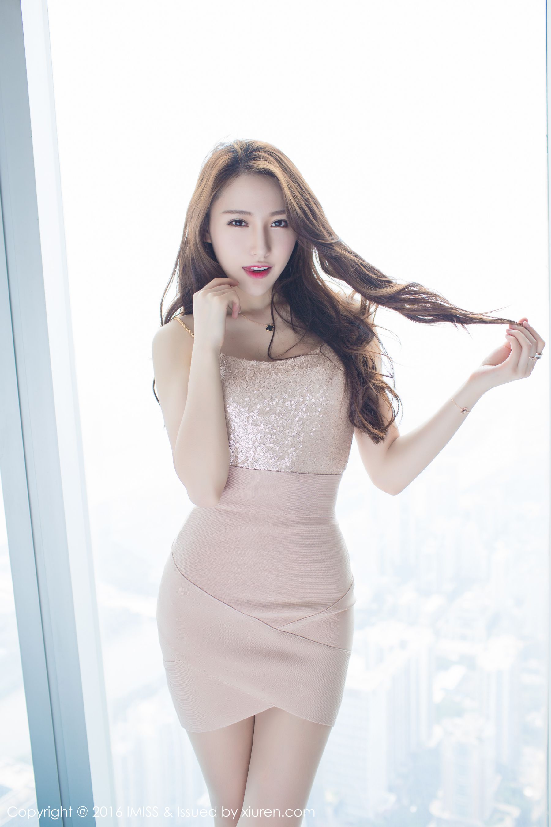 刘奕宁Lynn《美腿短裙+性感内衣》 [爱蜜社IMiss] Vol.088_第2张