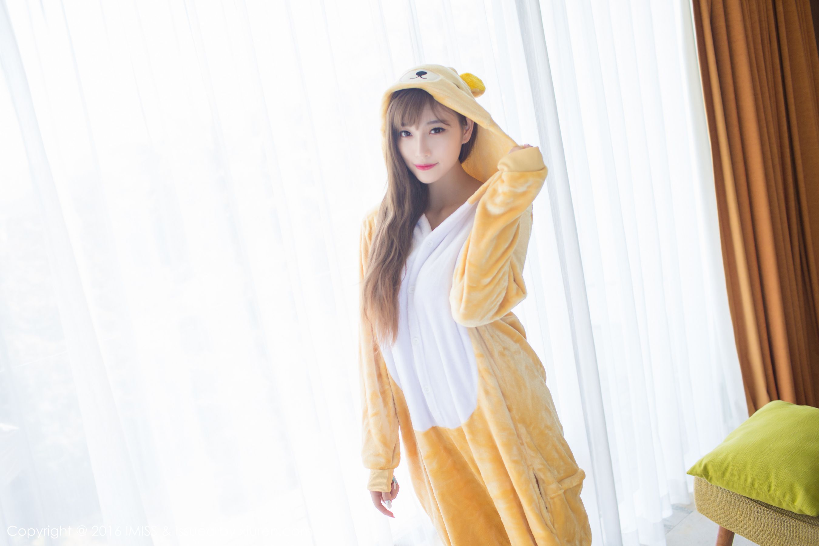 sugar小甜心CC《美女扮野兽+旗袍与丝袜》 [爱蜜社IMiss] Vol.136_第3张