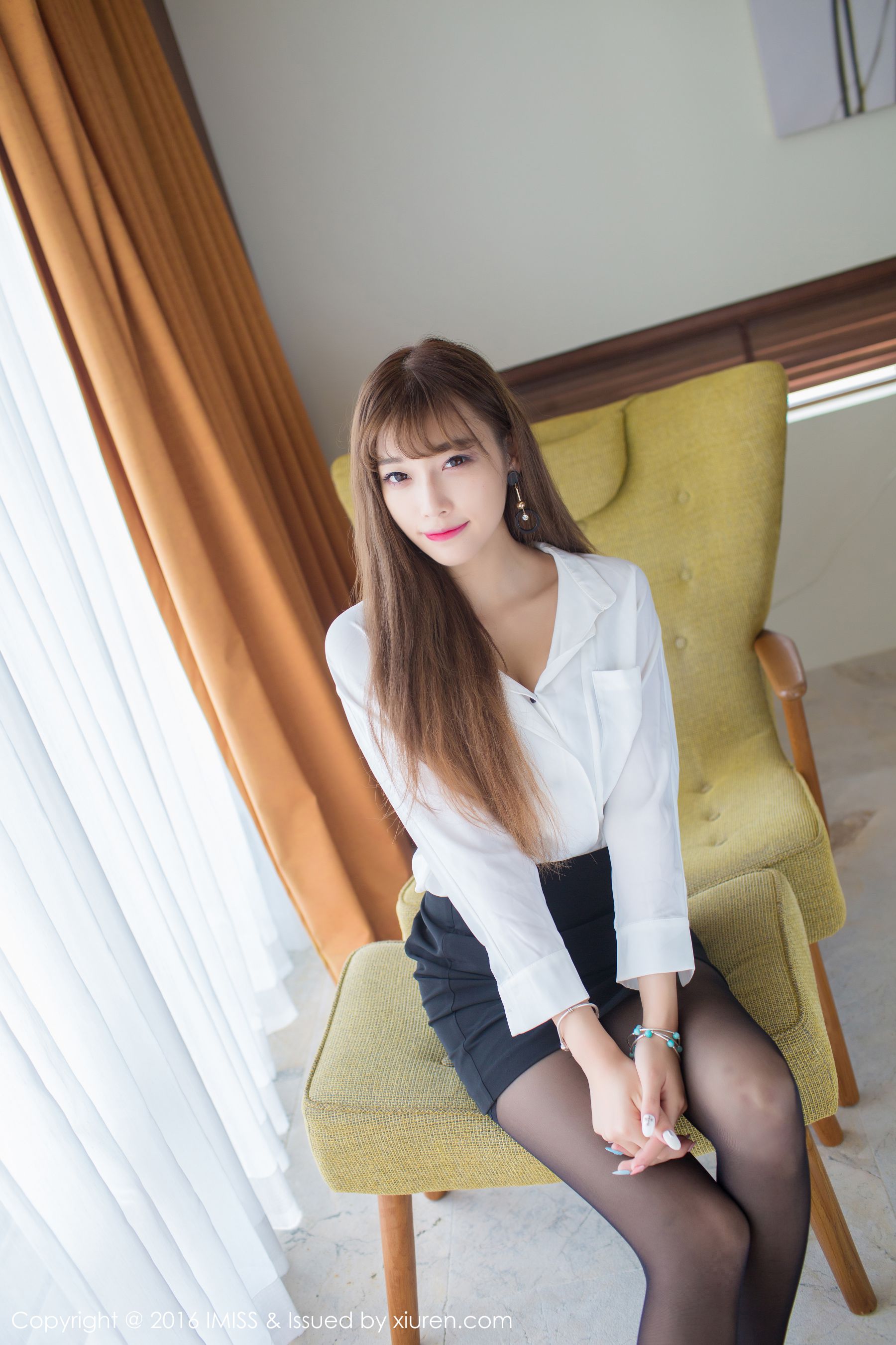 sugar小甜心CC《黑丝OL+白丝LOLITA》 [爱蜜社IMiss] Vol.140_第2张