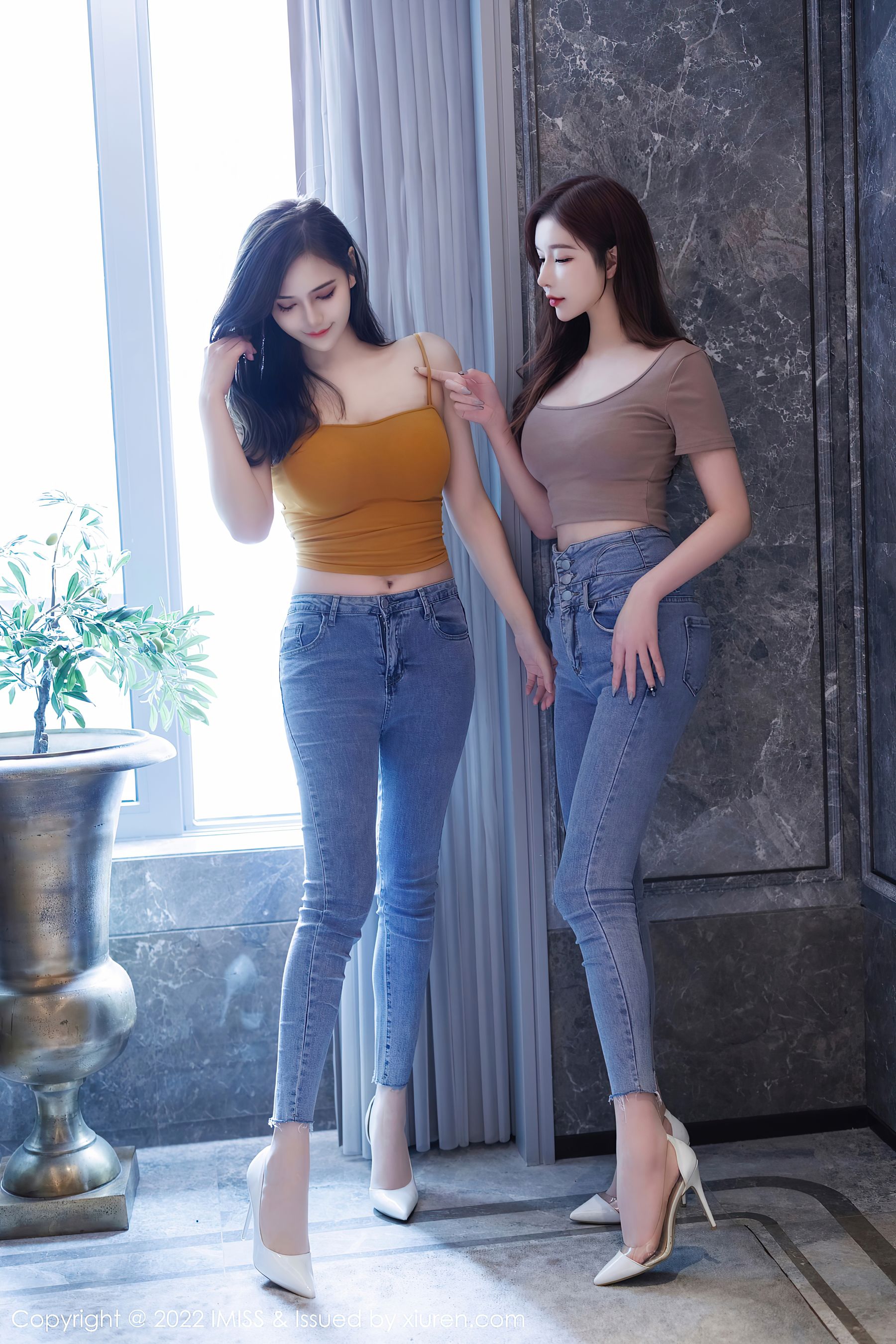 [爱蜜社IMiss] Vol.697 @Lavinia肉肉&@LindaLinda 模特合集_第4张