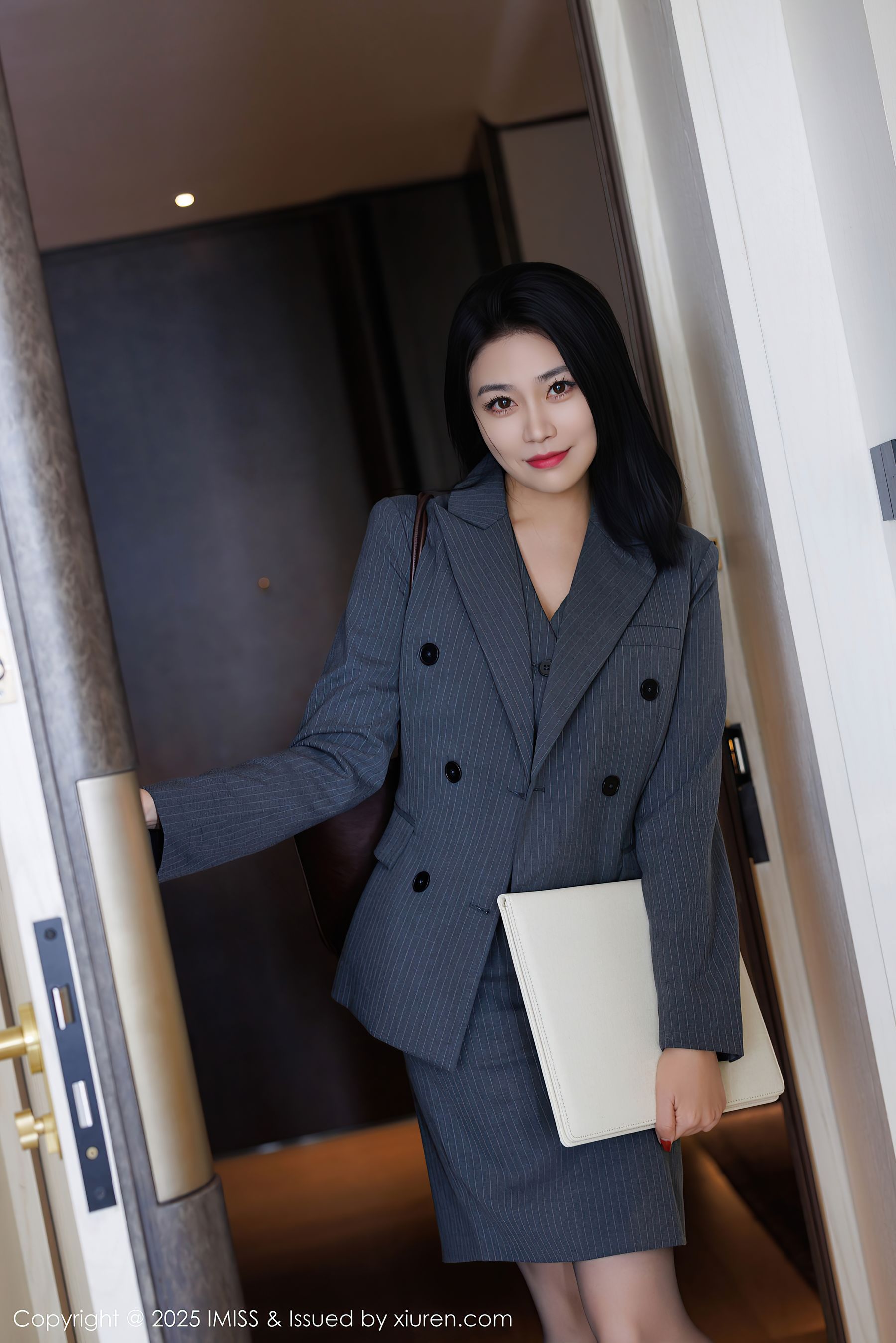 [IMiss]爱蜜社 2025.03.19 Vol.787 许诺Sabrina_第1张