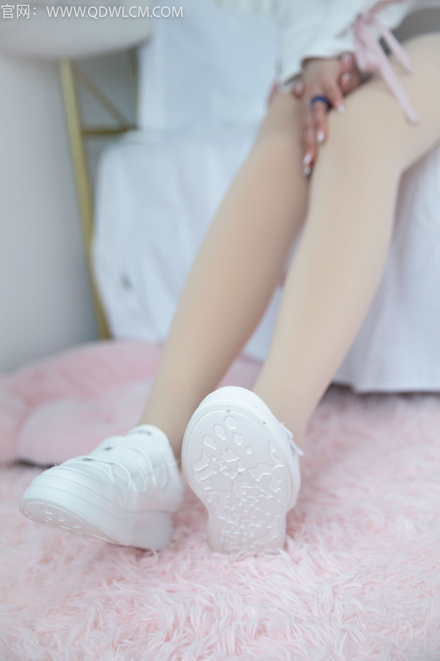 物恋传媒 No.1424 心心-肆虐的风_第2张