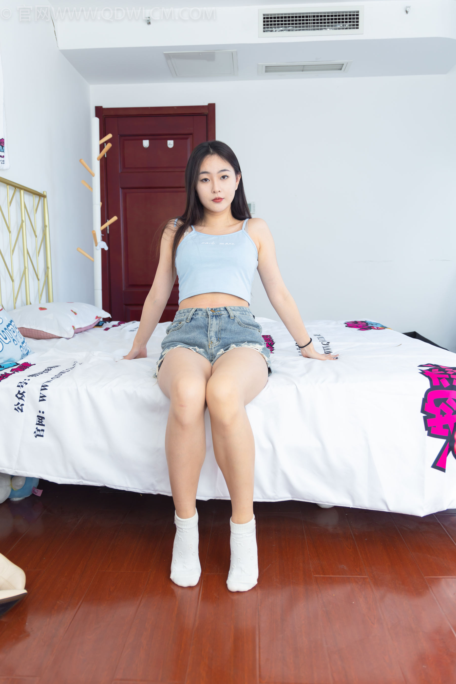 物恋传媒 No.1442 美兔-蓝色天空_第1张