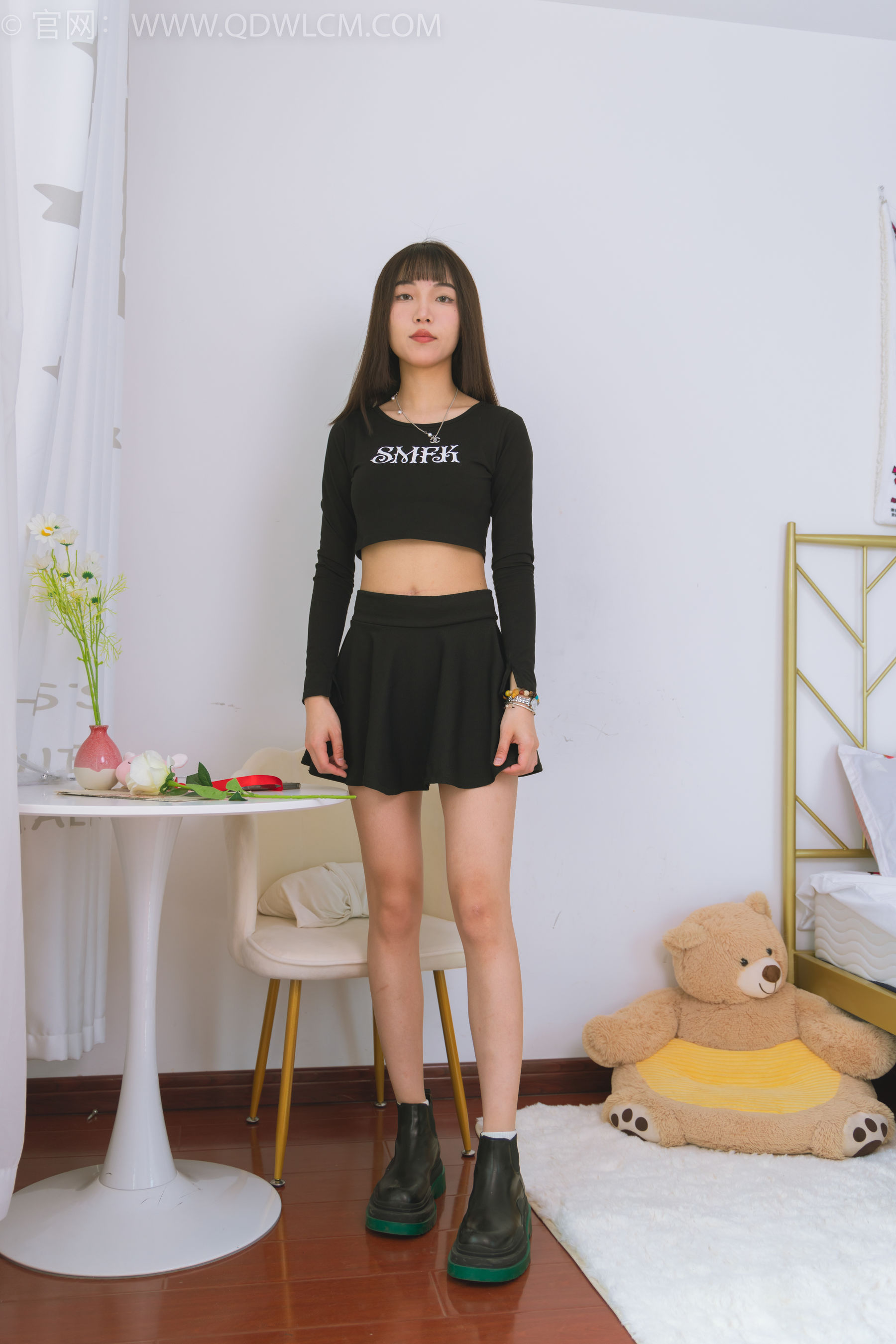 物恋传媒 No.1532 琪琪-黑色的花_第1张