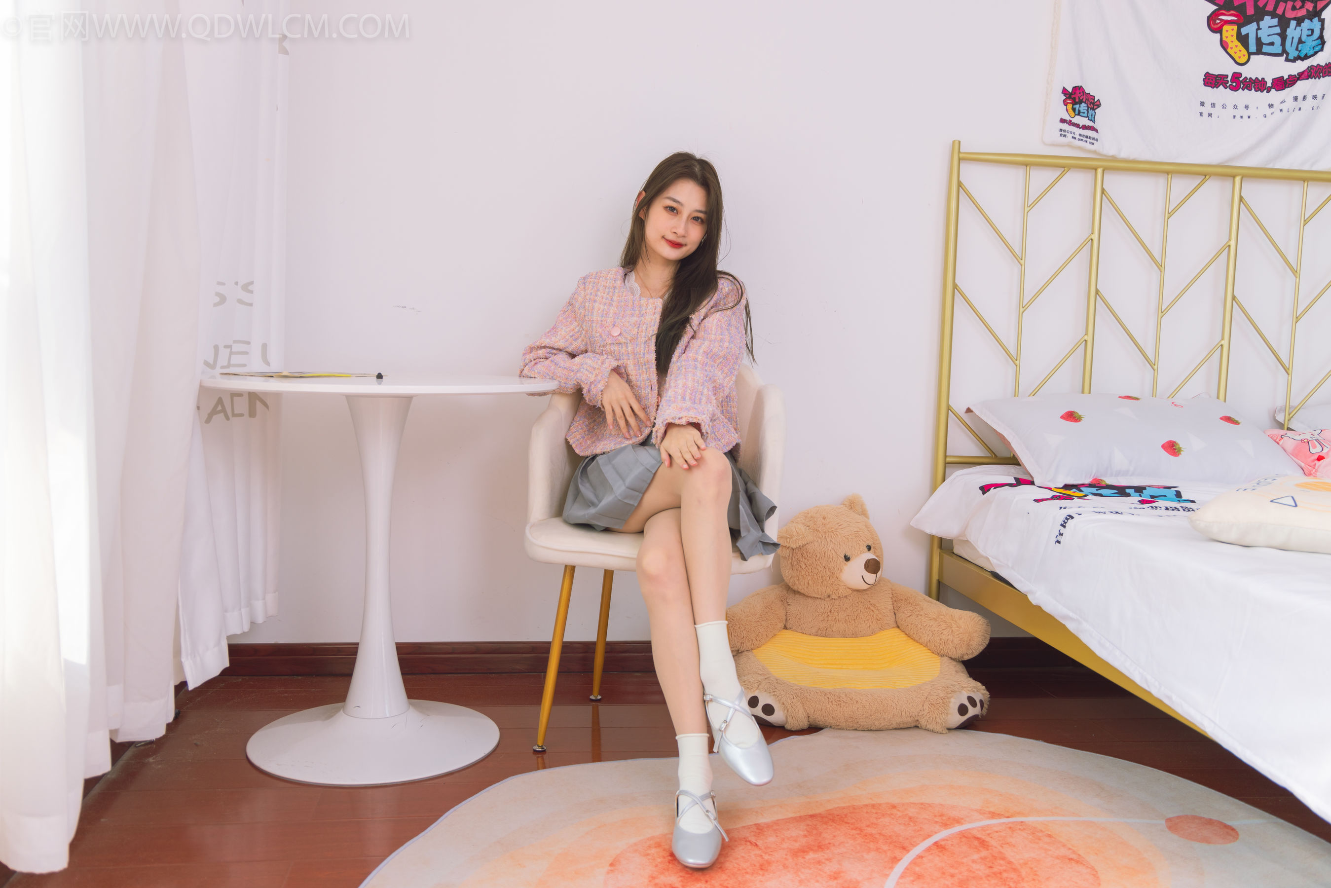 物恋传媒 No.1522 卿卿-红色情怀_第2张