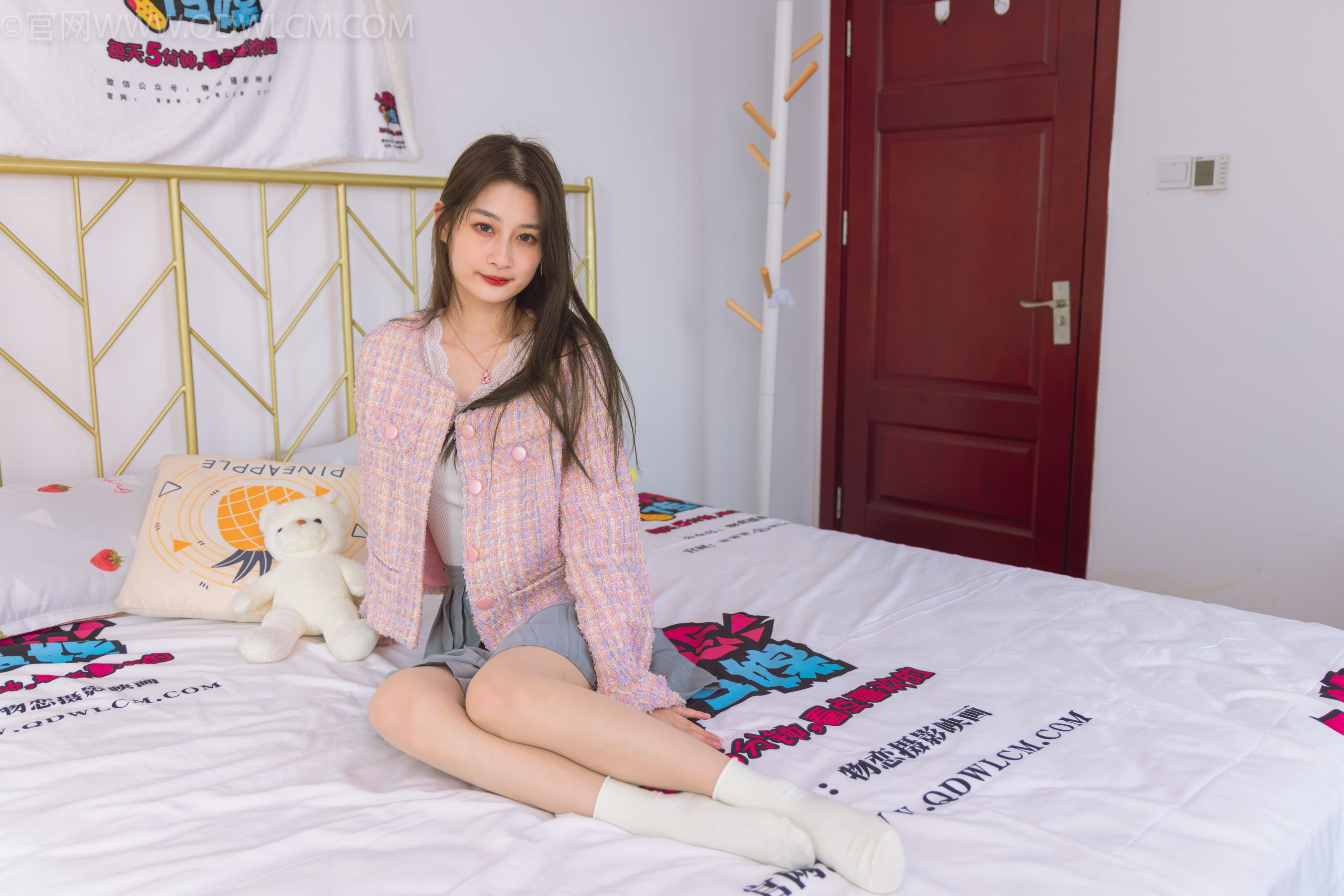 物恋传媒 No.1522 卿卿-红色情怀_第4张