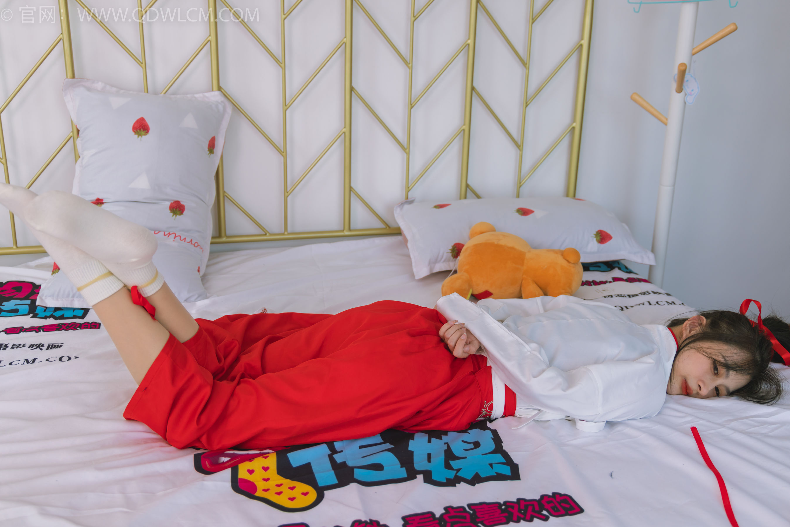 物恋传媒 No.1482 卿卿-红衣少女_第5张