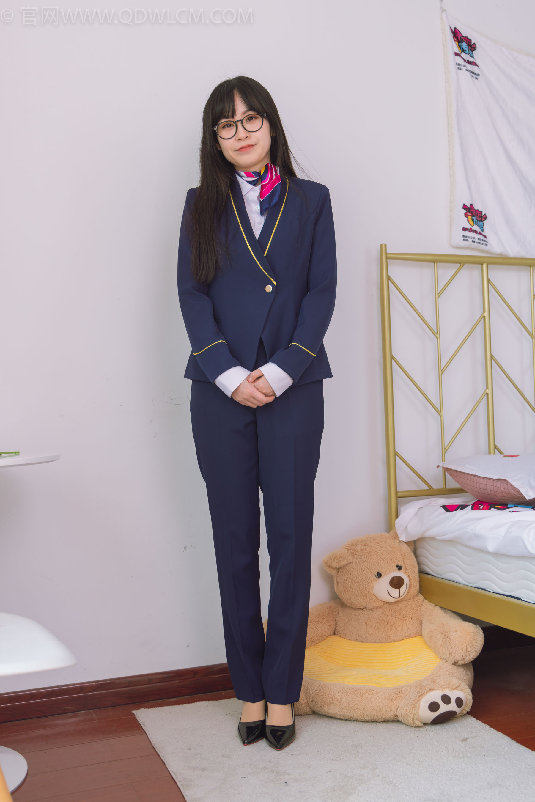 物恋传媒 No.1500 兮兮-银行小秘书_第1张