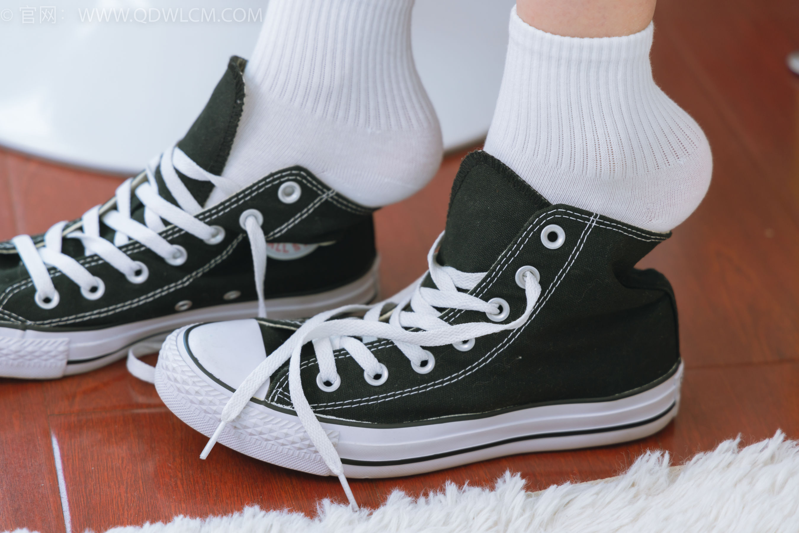 物恋传媒 No.1559 颜颜-人来人往_第3张