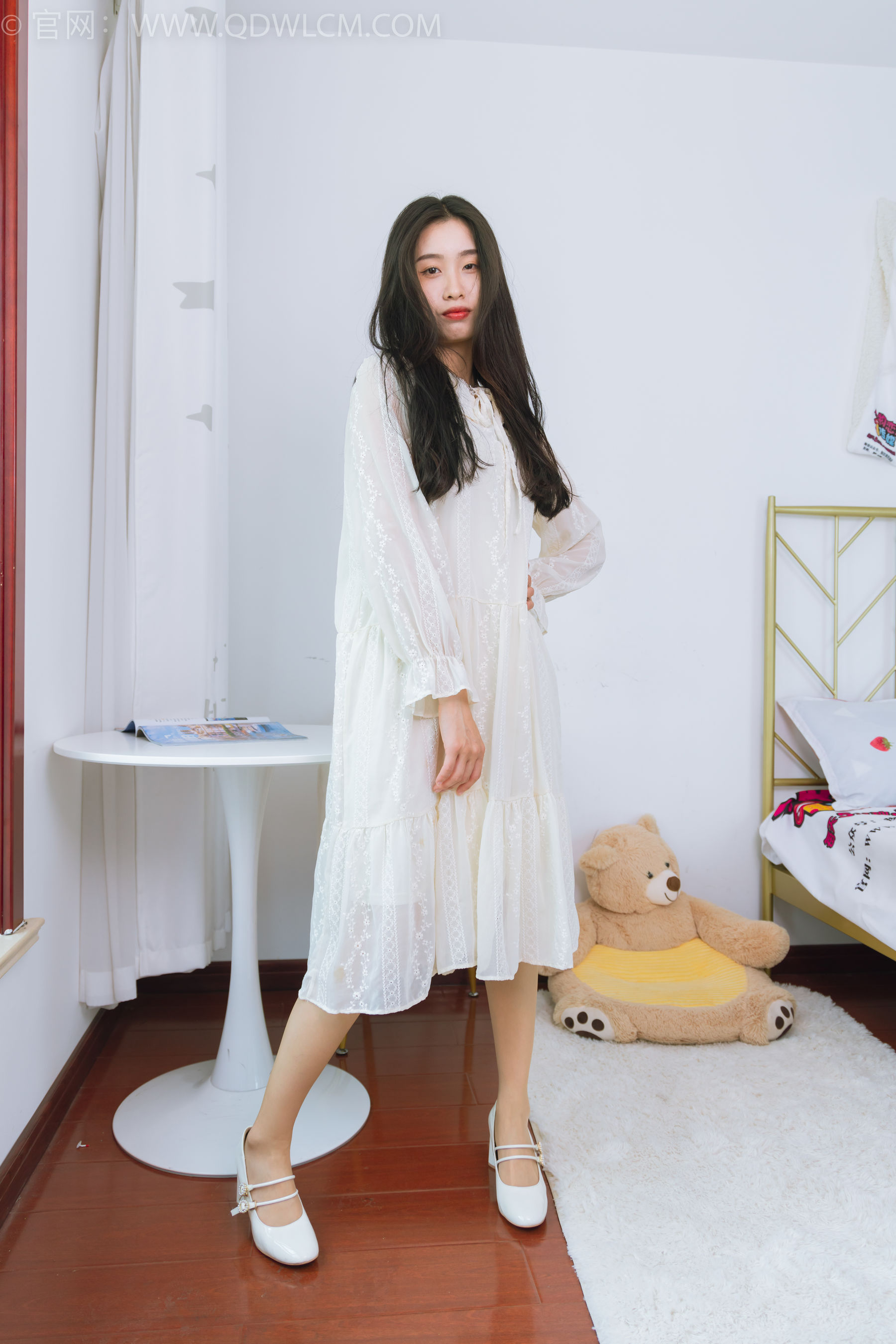 物恋传媒 No.1579 绒绒-冷冷清清_第1张