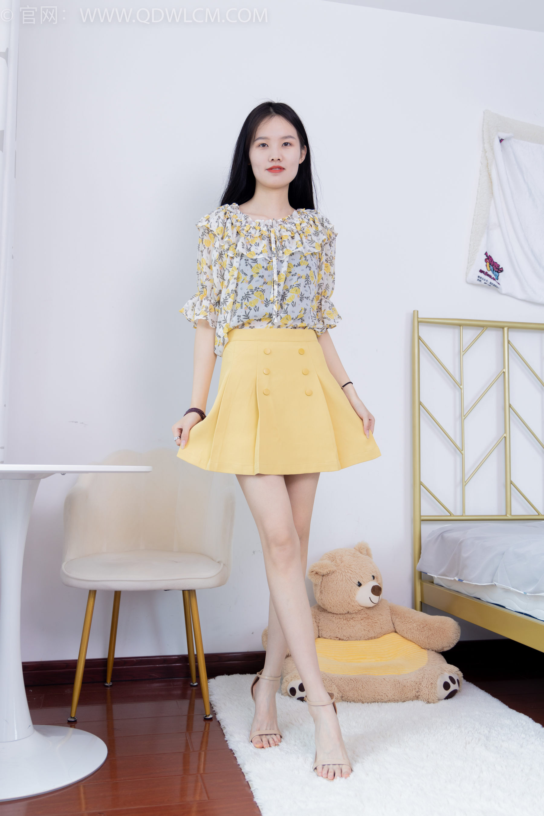 物恋传媒 No.1612 颜颜-春日雏菊_第2张