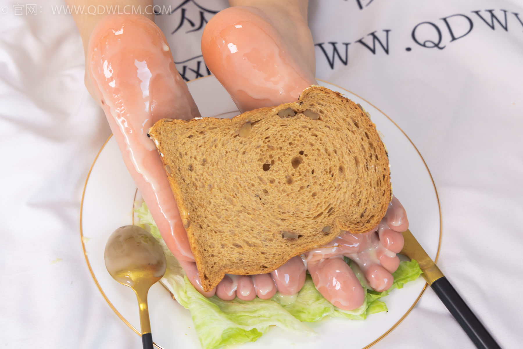 物恋传媒 No.1624 菜菜-认真的雪_第4张