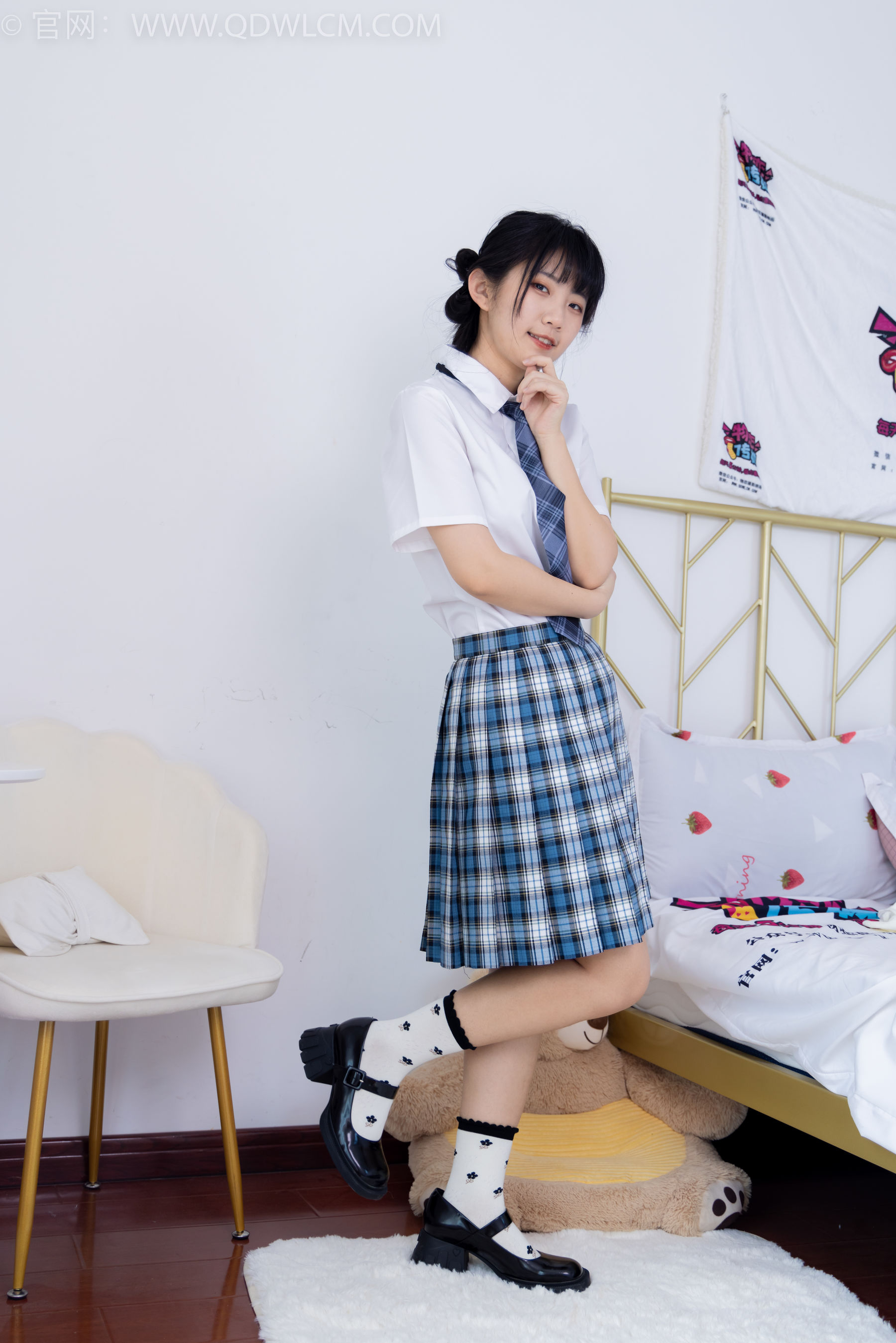 物恋传媒 No.1641 暗月 -雨天窝在家_第1张