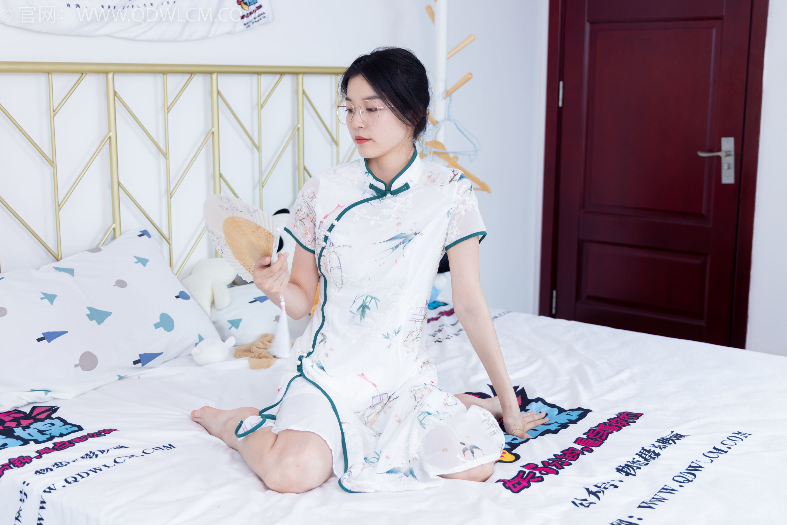 物恋传媒 No.1678 茯苓 - 黄昏里渐暗_第4张