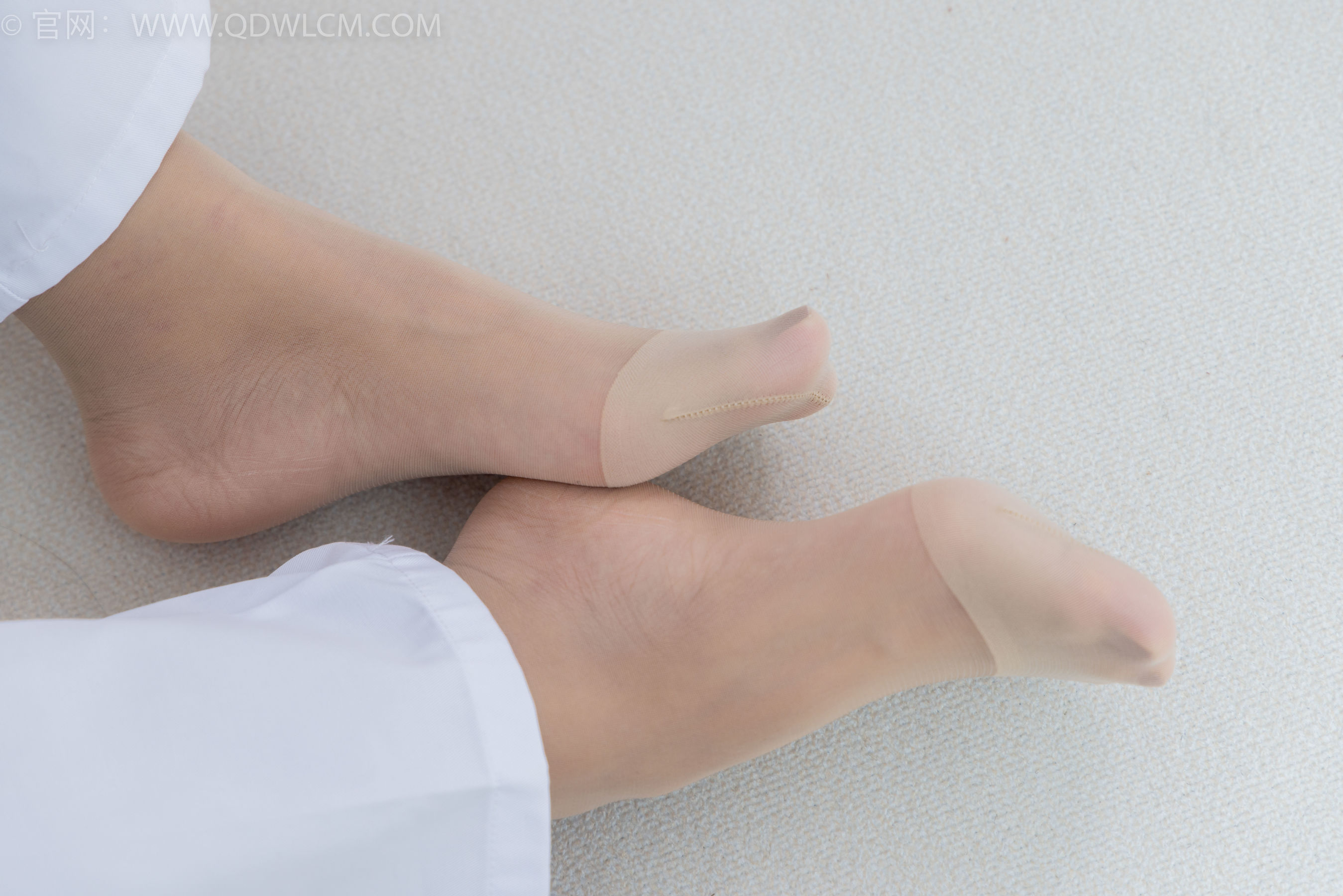 物恋传媒 No.1704 岚岚 - 勇敢说不_第2张