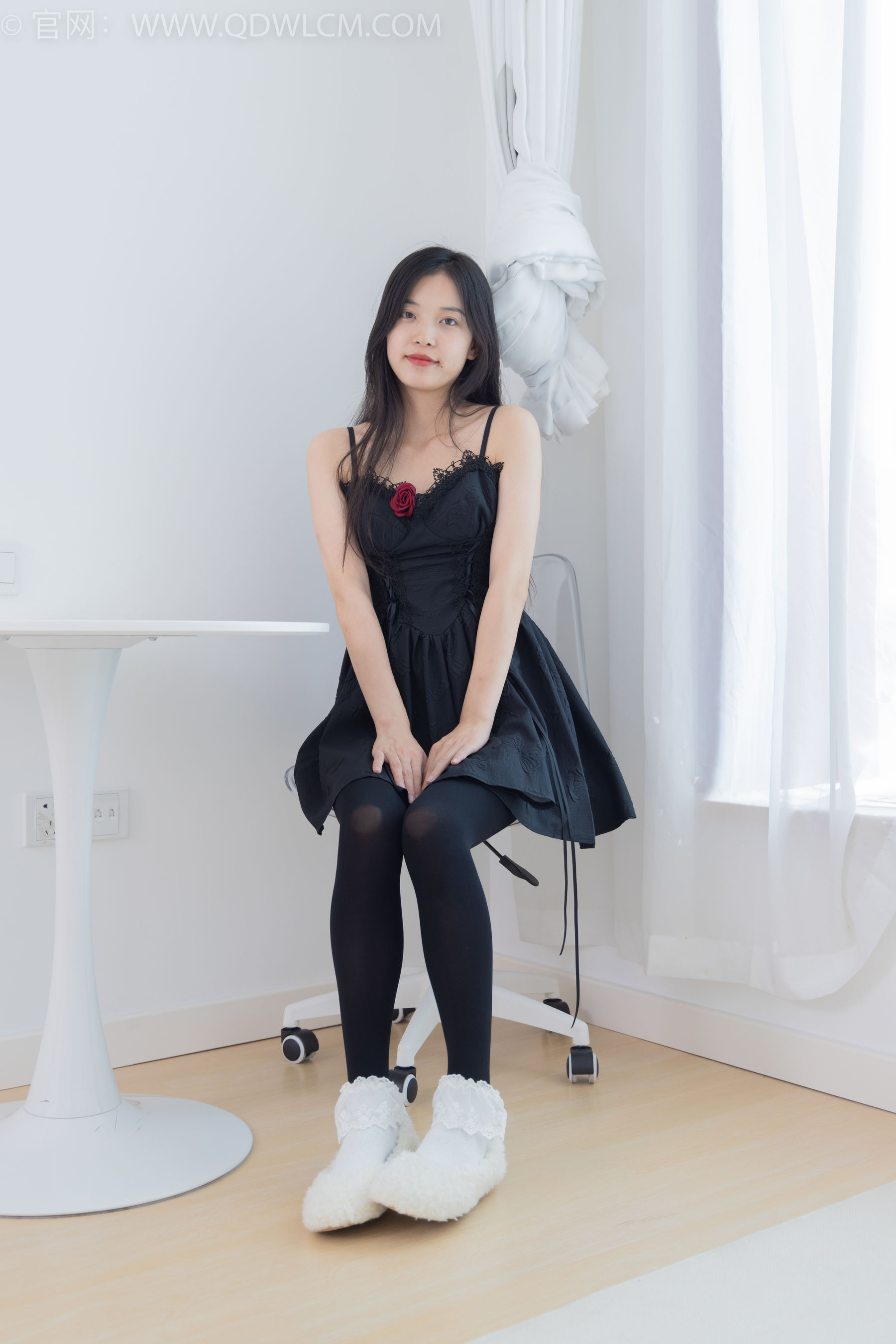 物恋传媒 No.1722 茯苓 - 木叶落秋生_第1张