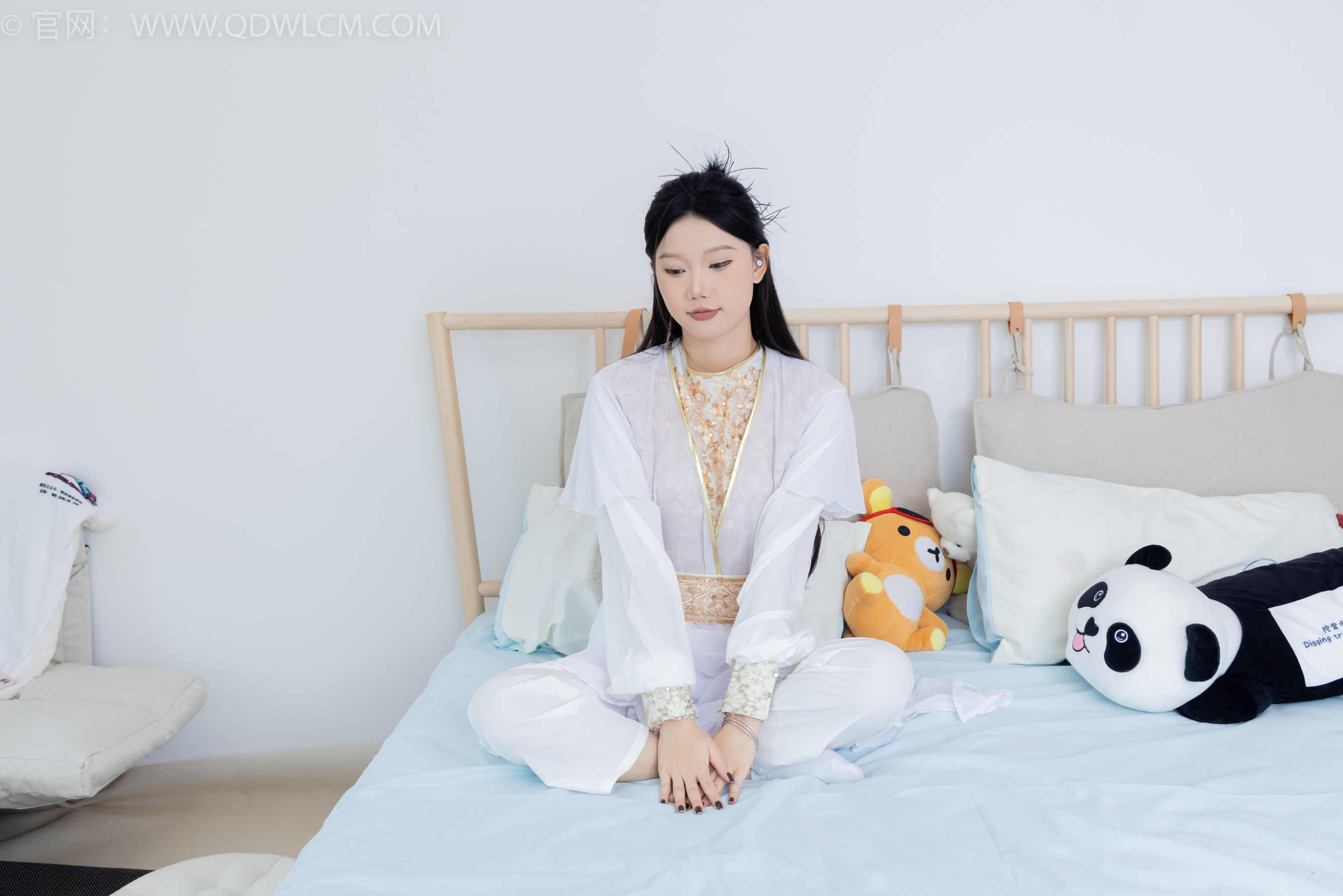 物恋传媒 No.1731 小竹 - 雪山飞狐_第4张