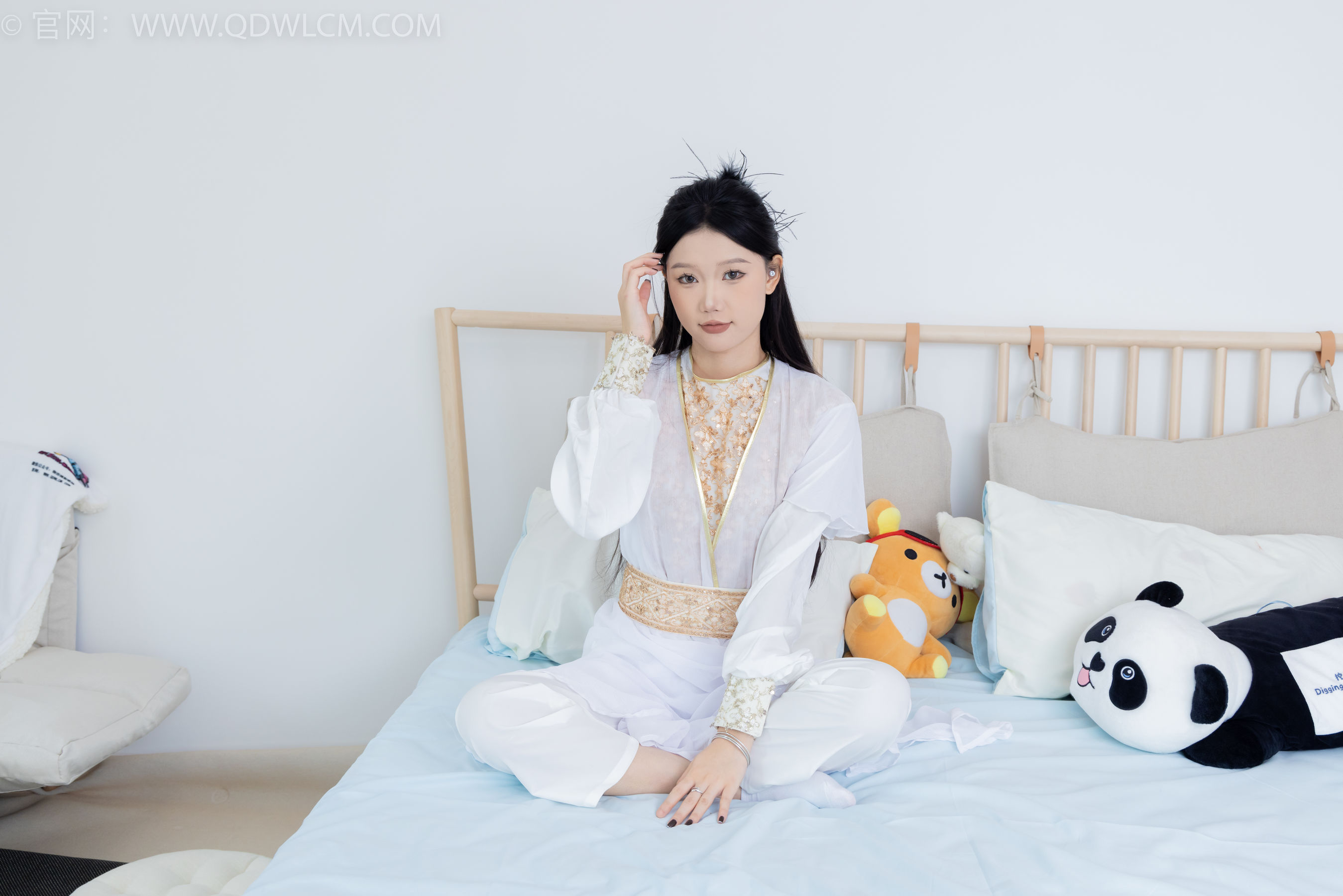 物恋传媒 No.1731 小竹 - 雪山飞狐_第5张