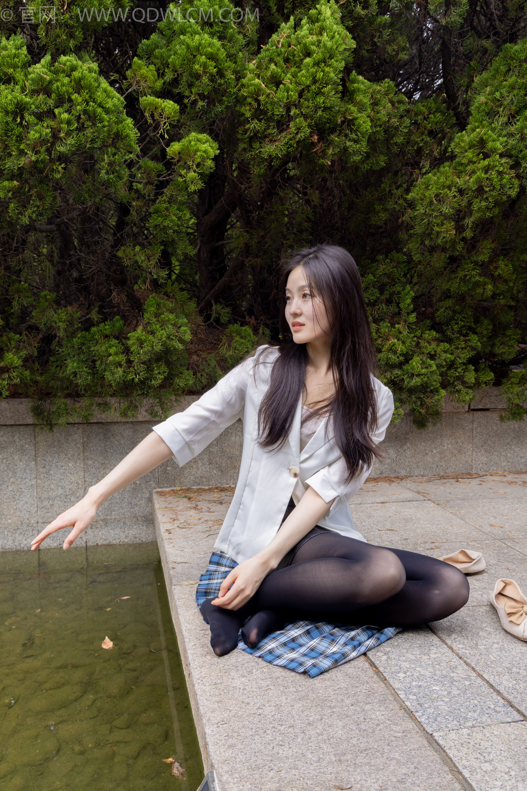 物恋传媒 No.1743 青柠 - 秋日游园_第3张