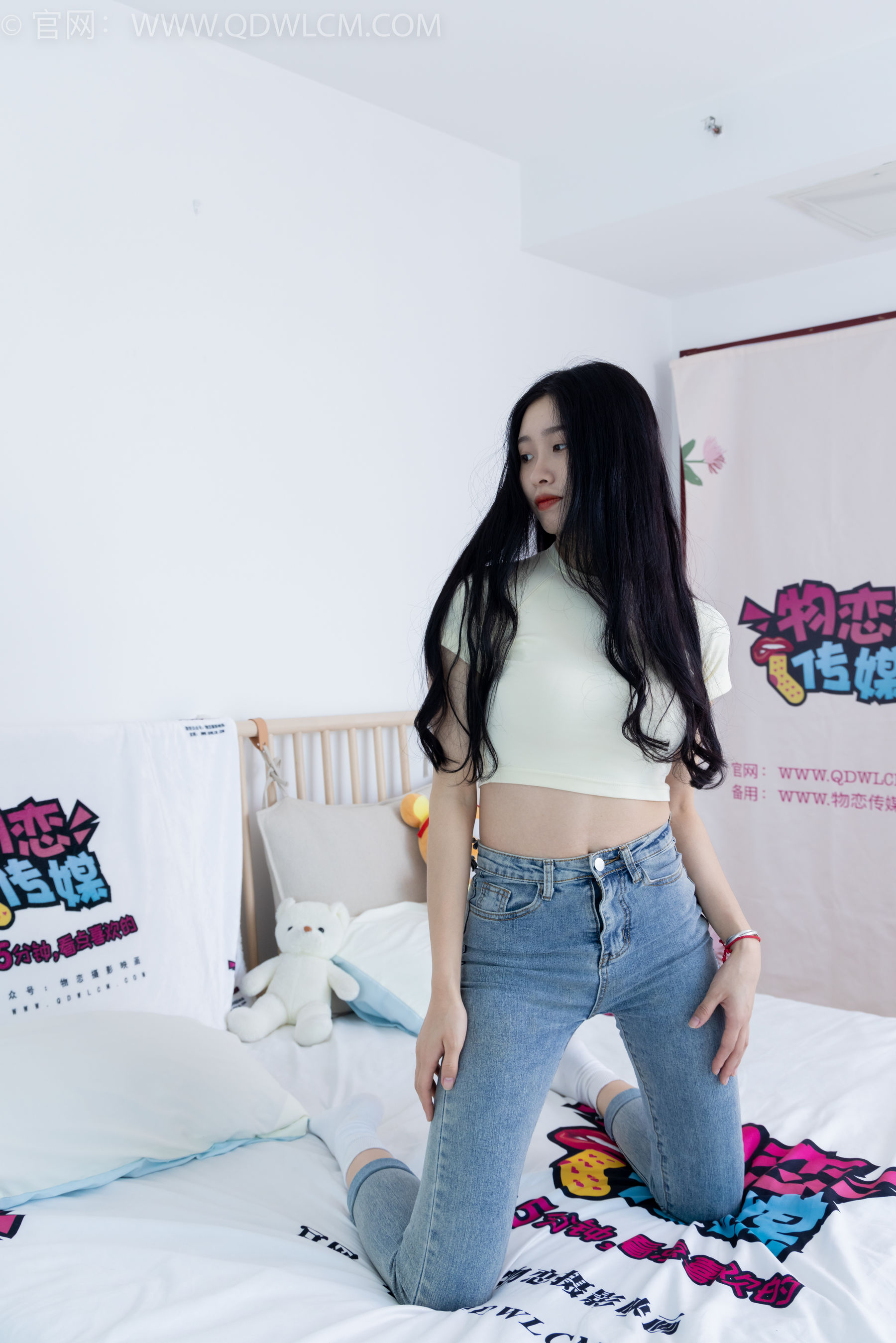 物恋传媒 No.1783 绒绒 -运动鞋、自然穿脏白棉袜_第3张