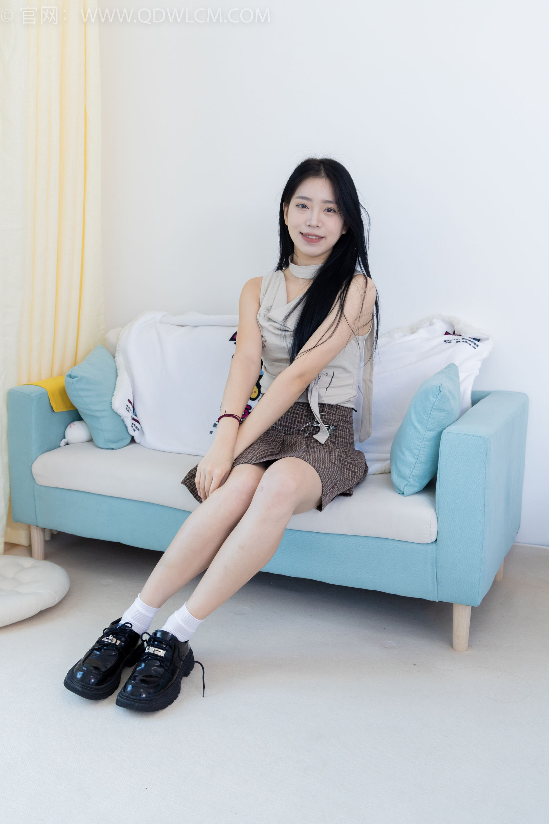 物恋传媒 No.1784 小谷 -皮鞋、白冰丝袜、裸足_第1张