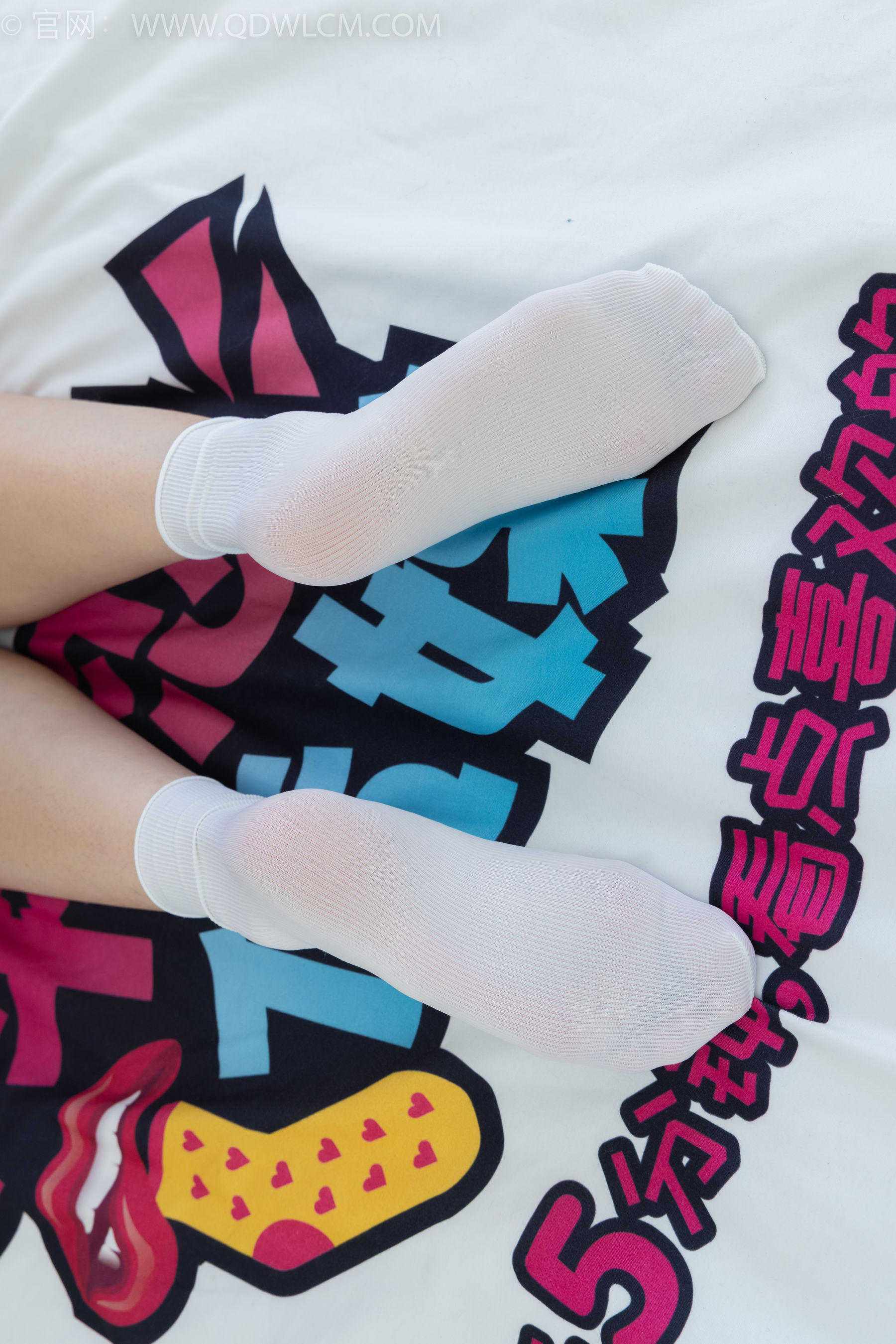 物恋传媒 No.1784 小谷 -皮鞋、白冰丝袜、裸足_第3张