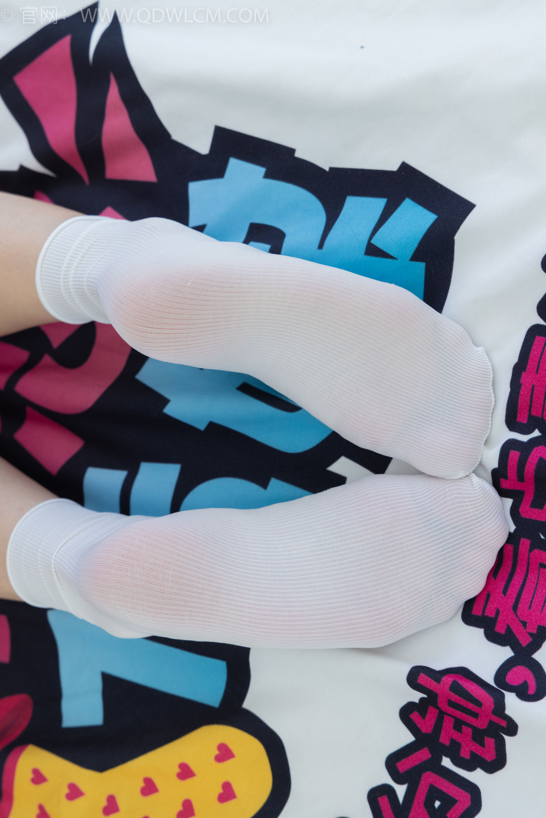 物恋传媒 No.1784 小谷 -皮鞋、白冰丝袜、裸足_第4张