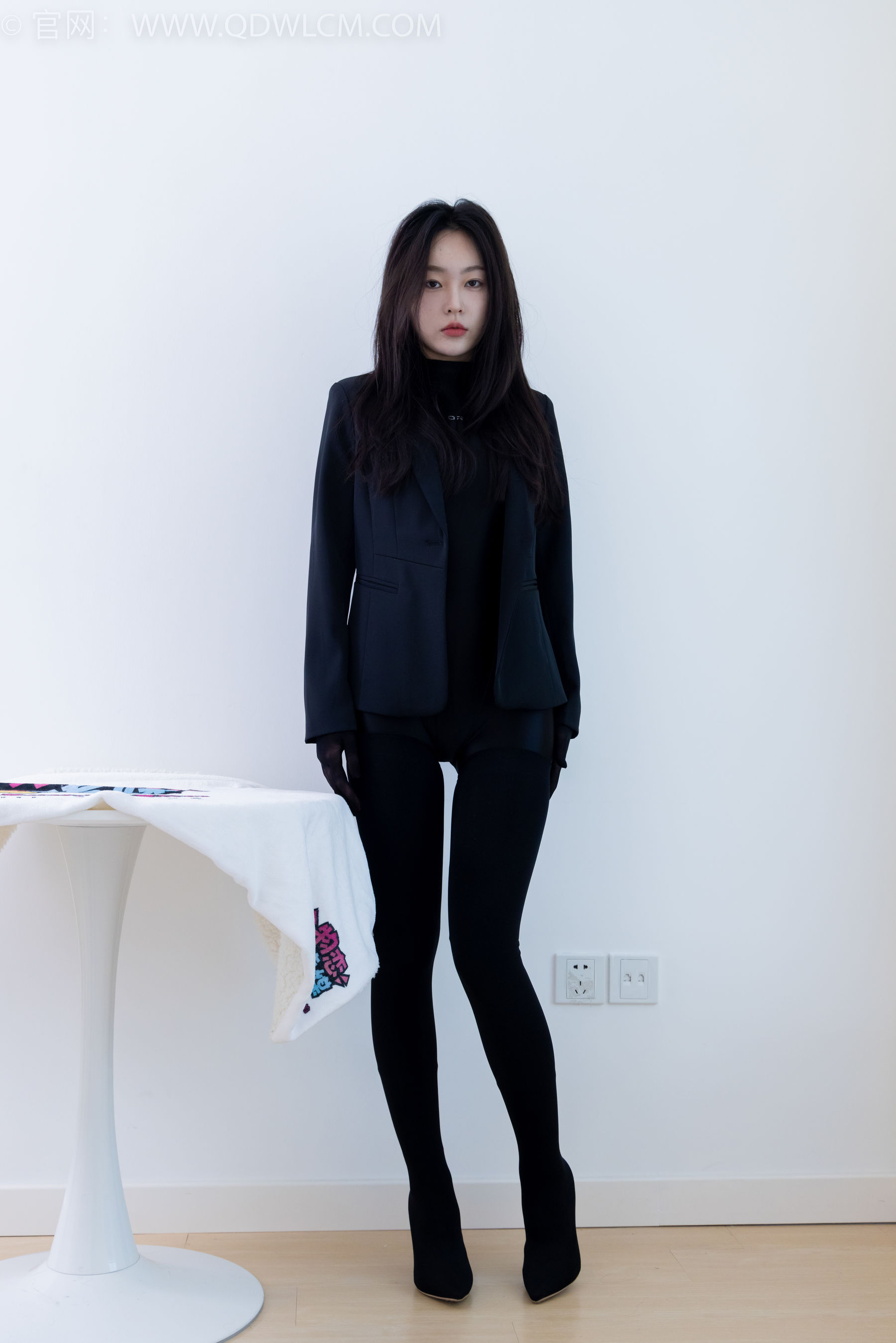 物恋传媒 No.1924 美兔 -倚窗听雨_第2张