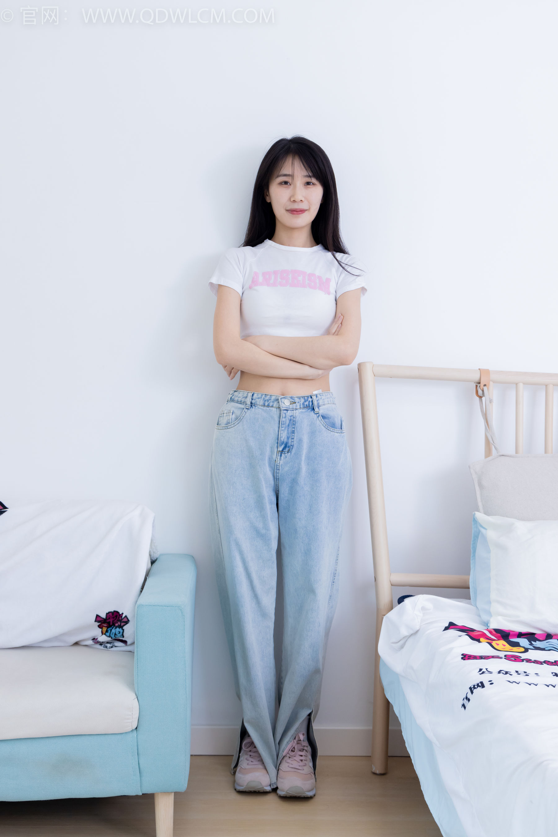 物恋传媒 No.1961 菜菜 -树的纹路_第1张