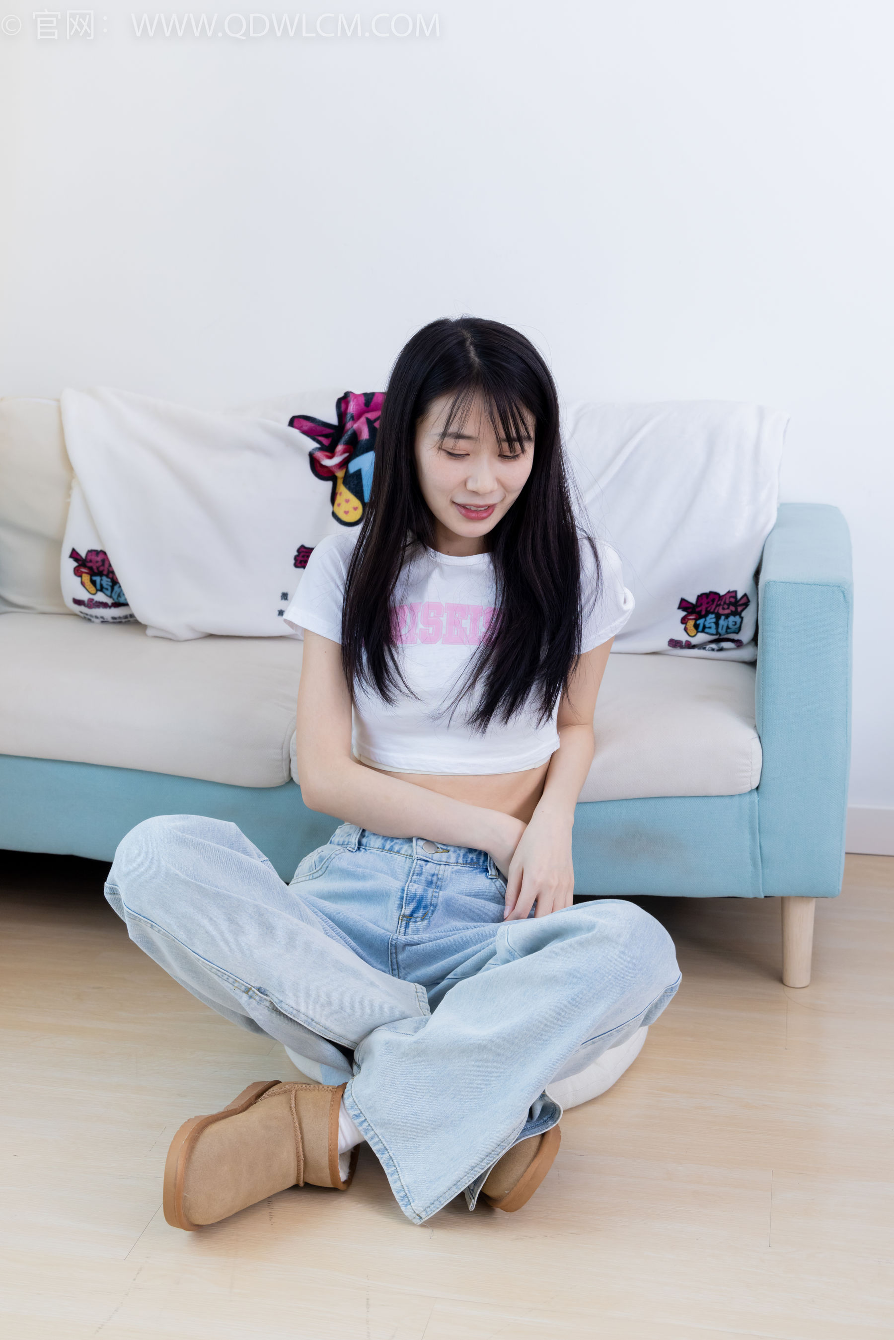 物恋传媒 No.1961 菜菜 -树的纹路_第2张