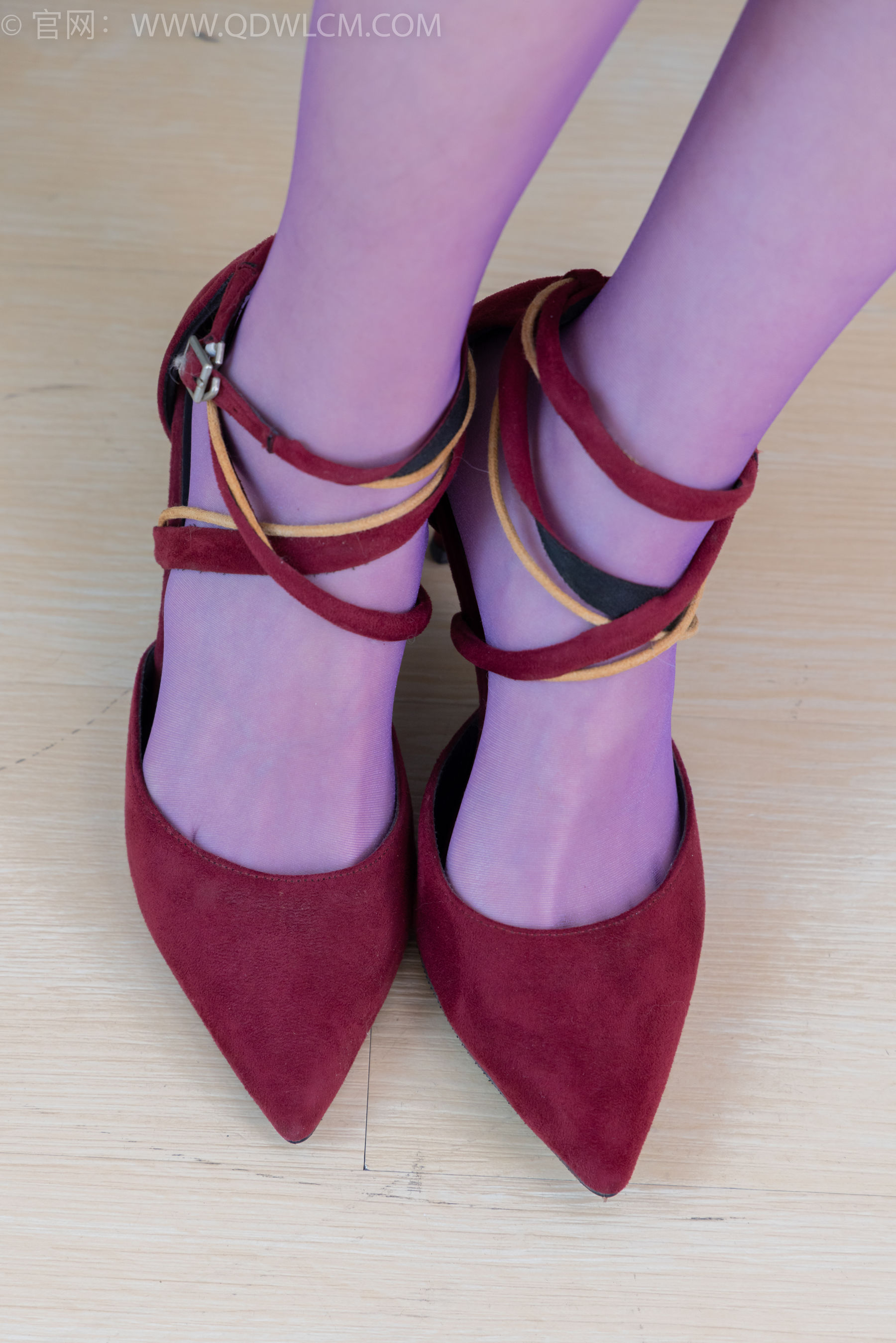 物恋传媒 No.1979 菜菜 -入花间_第2张