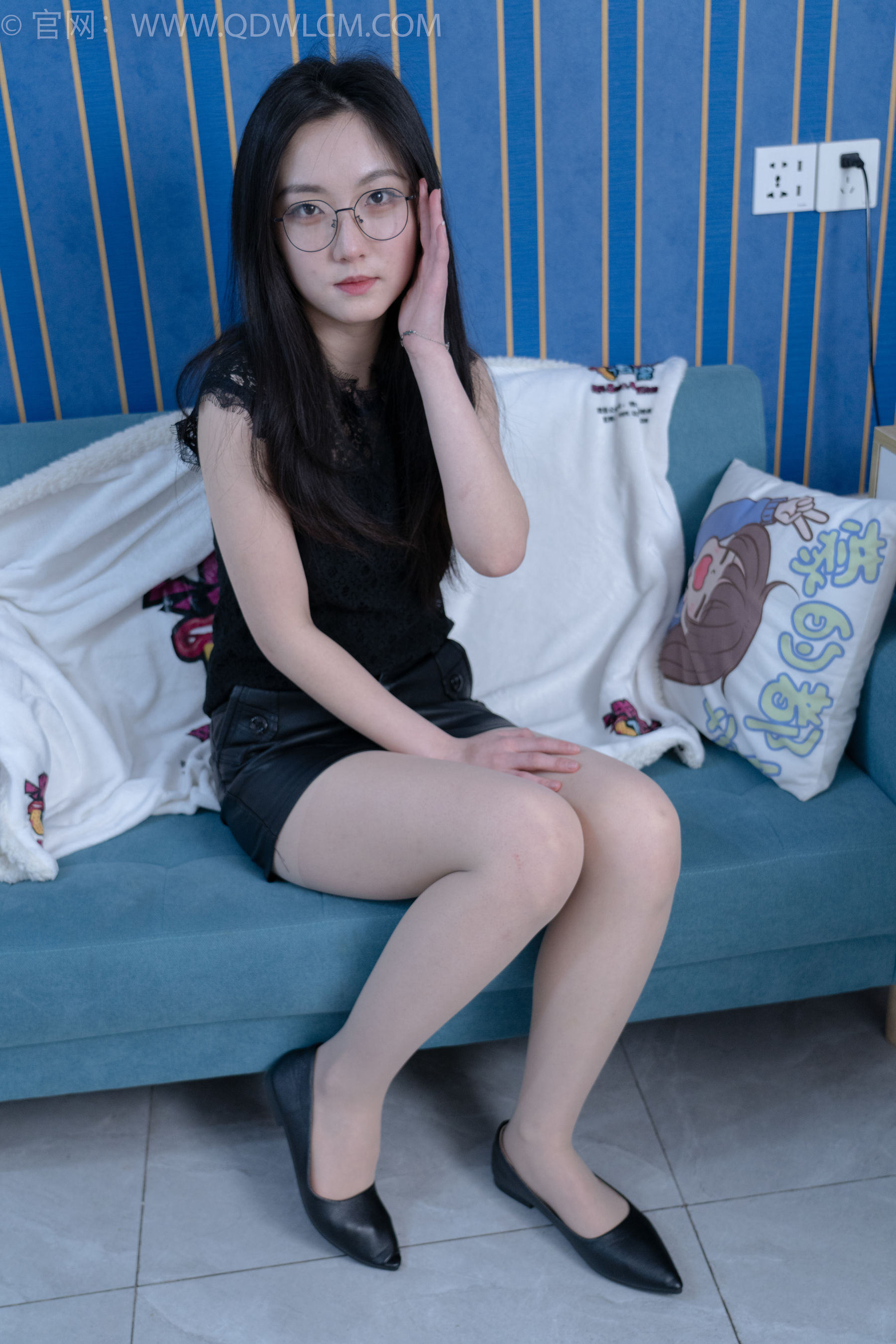 物恋传媒 No.1988 川川 -潇潇的冷雨_第2张