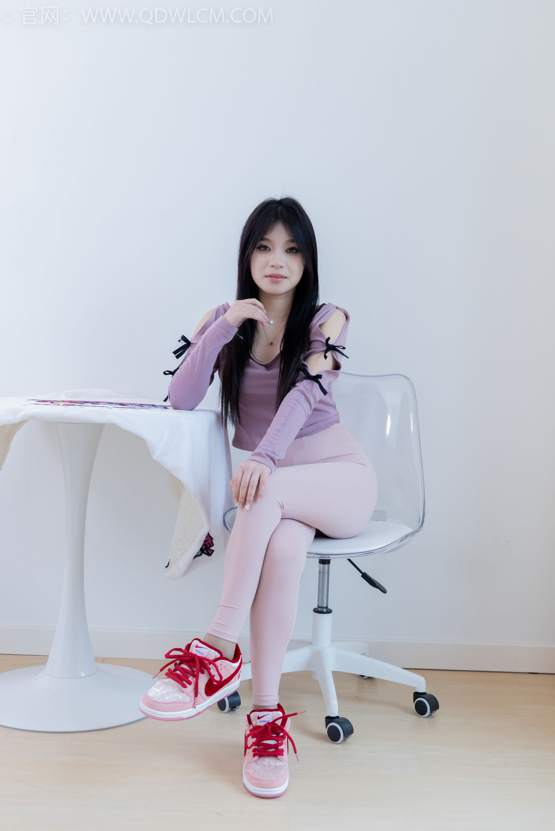 物恋传媒 No.1993 闪闪 -水的形状_第1张